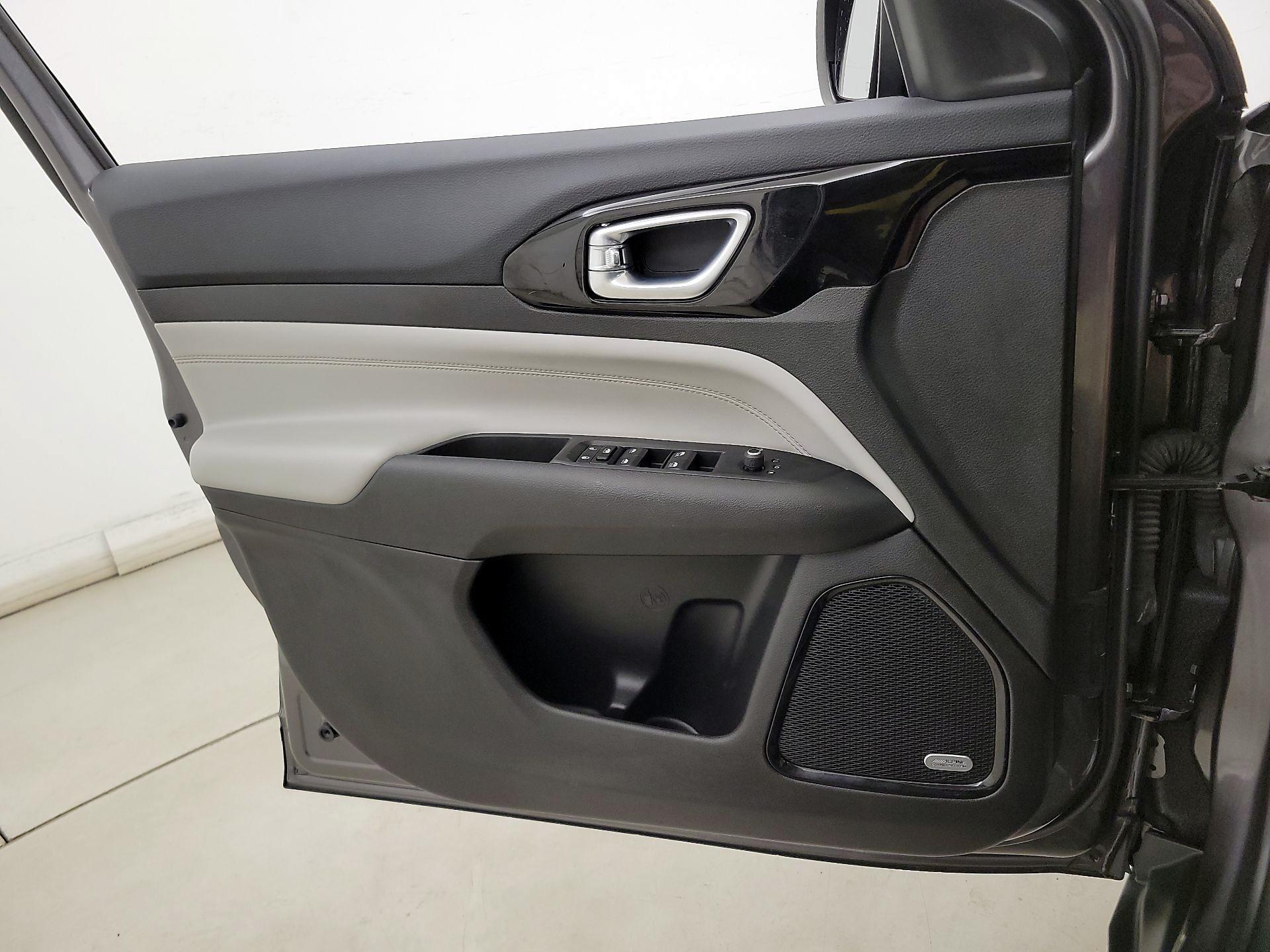 Thumbnail: 2022 Jeep Compass - 12