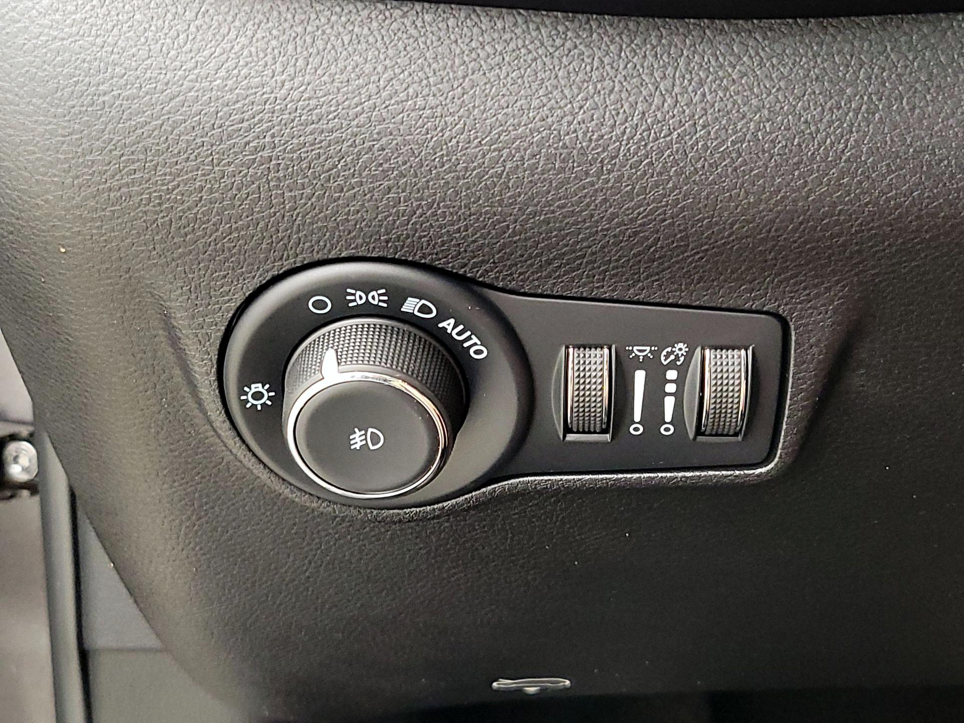 Thumbnail: 2022 Jeep Compass - 13