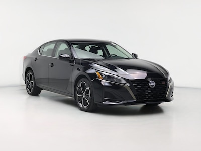 Black 2023 Nissan Altima SR
