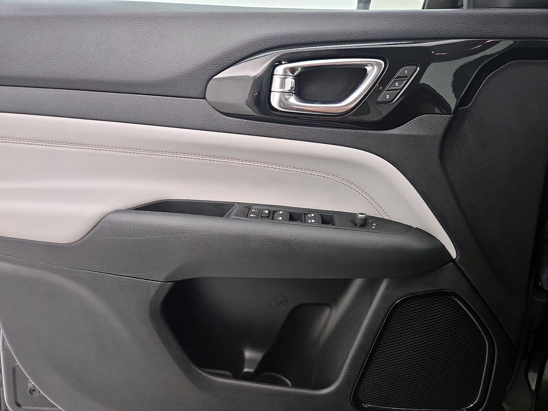 Thumbnail: 2022 Jeep Compass - 12