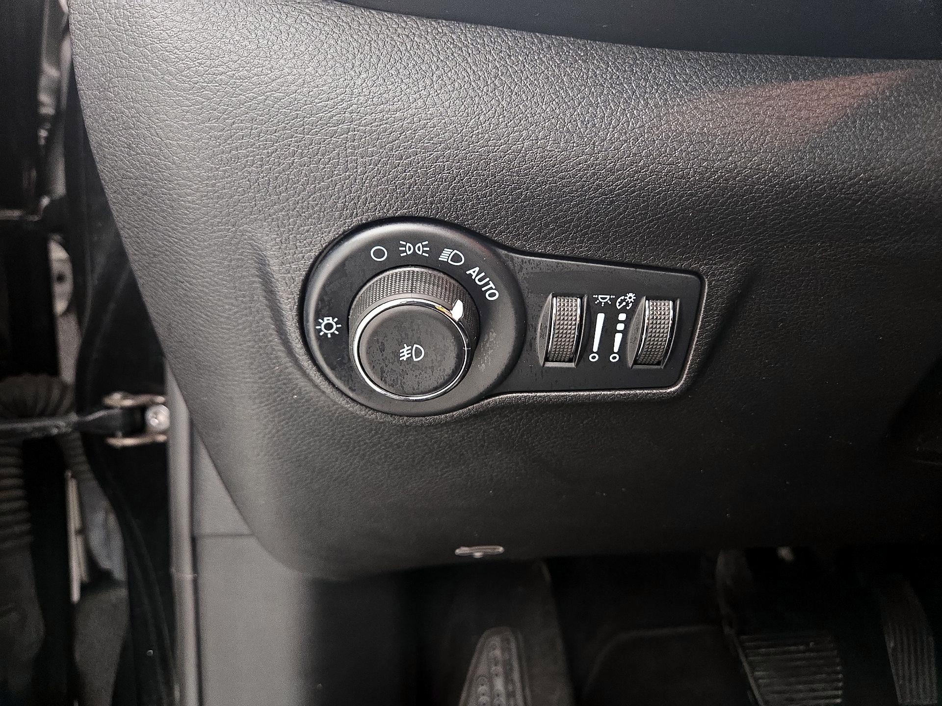 Thumbnail: 2022 Jeep Compass - 13