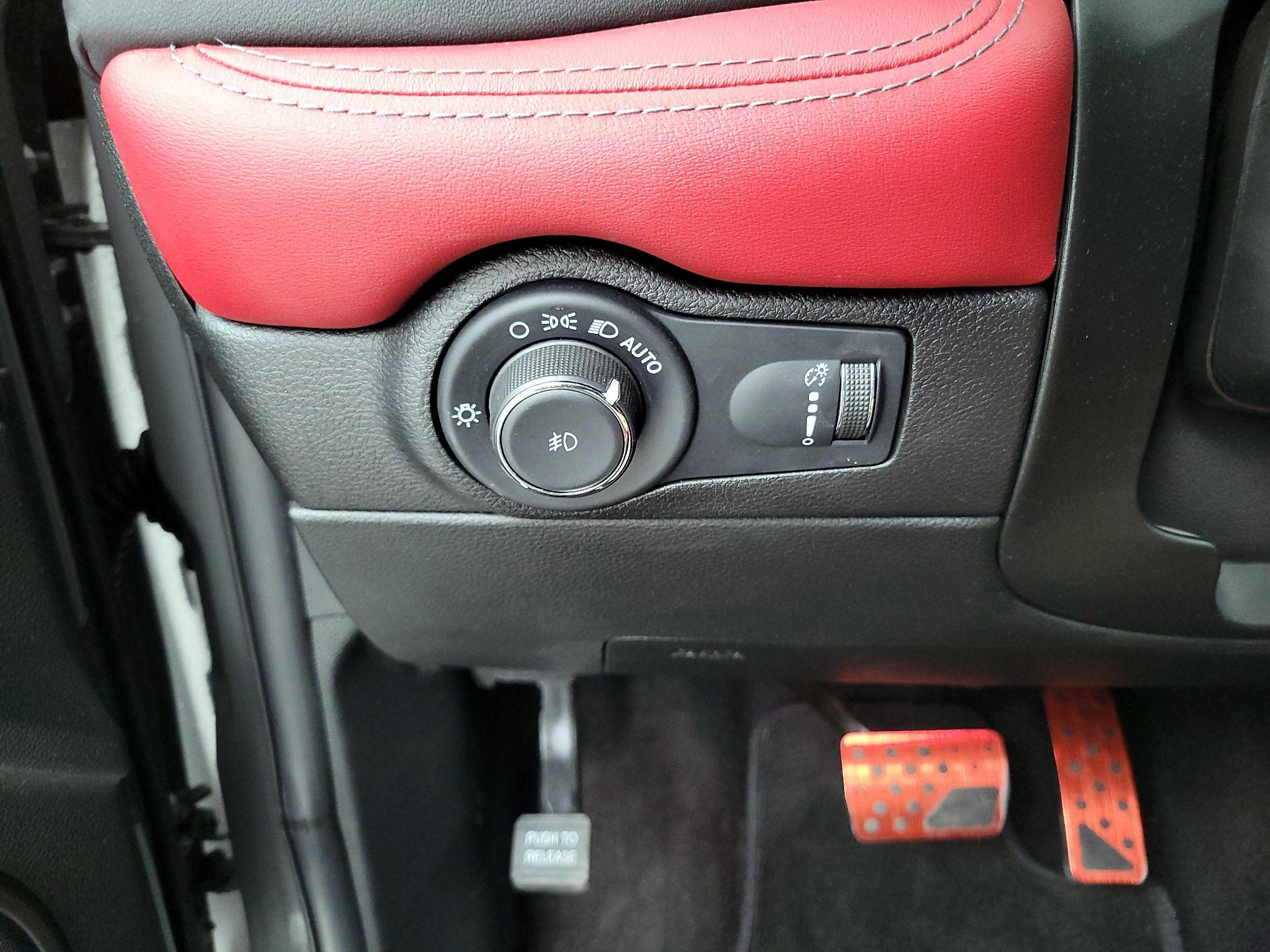 Thumbnail: 2022 Dodge Durango - 13