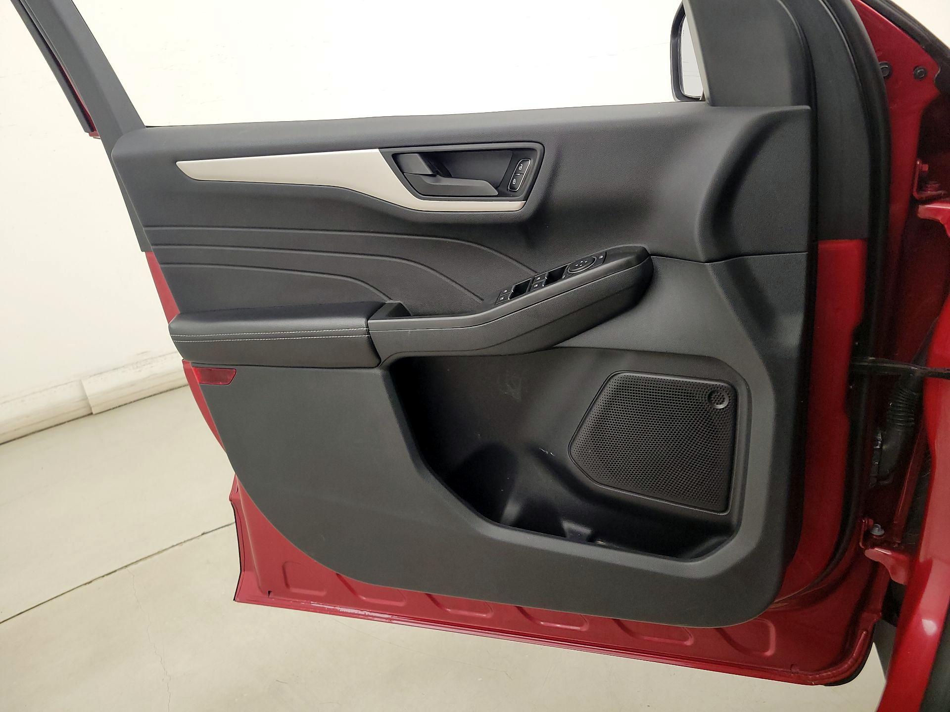 Thumbnail: 2022 Ford Escape - 12