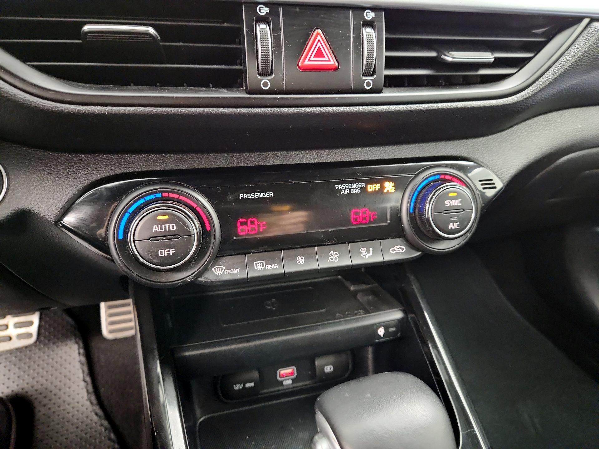 Thumbnail: 2022 Kia Forte - 17