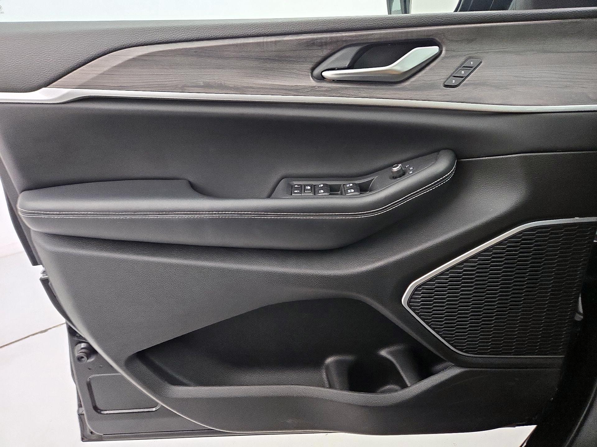 Thumbnail: 2022 Jeep Grand Cherokee L - 12