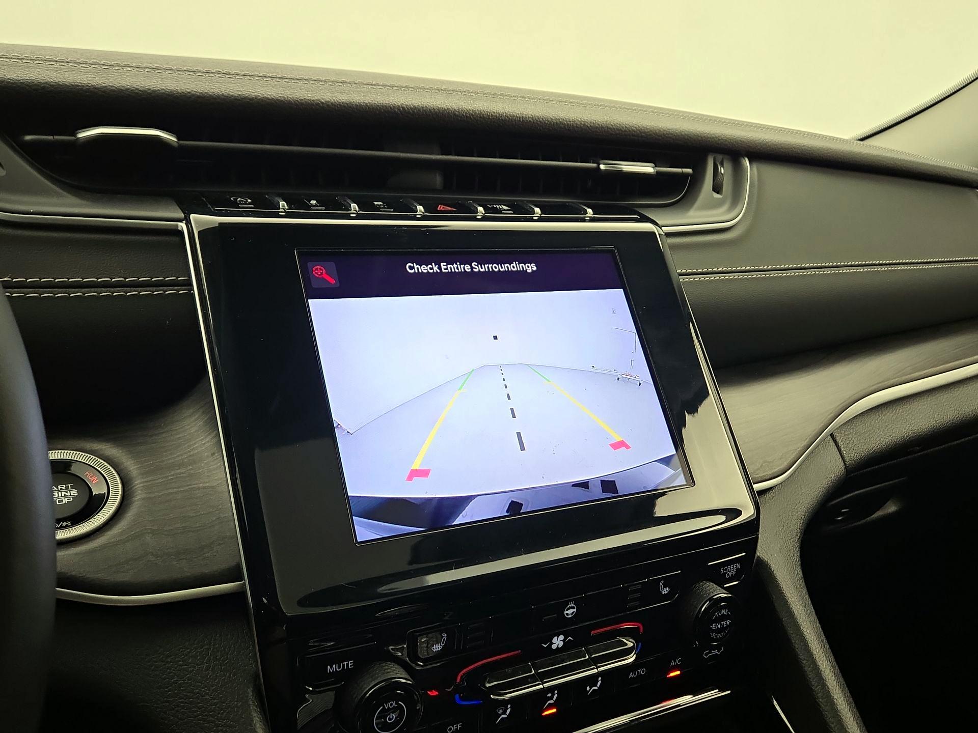 Thumbnail: 2022 Jeep Grand Cherokee L - 14