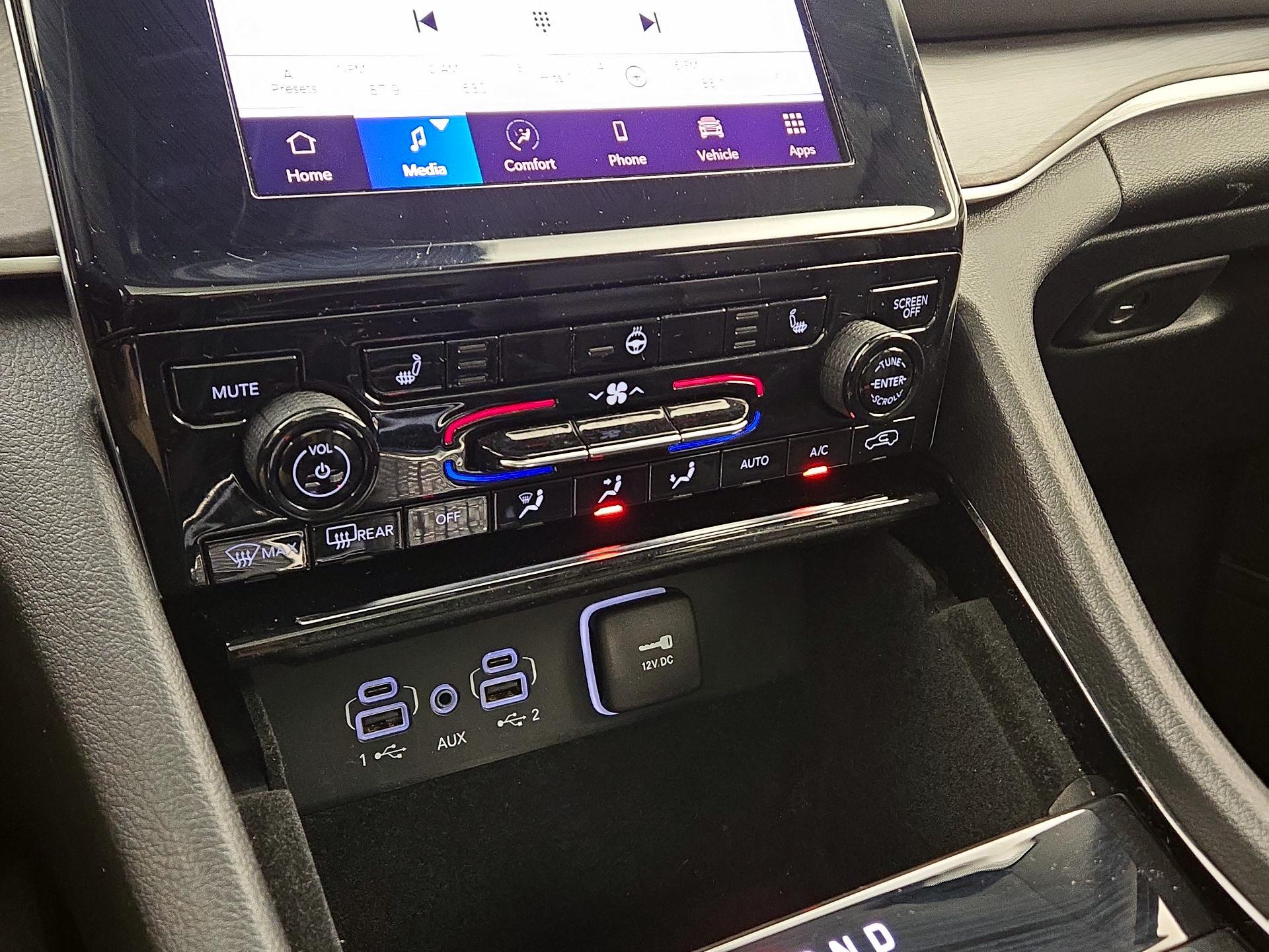 Thumbnail: 2022 Jeep Grand Cherokee L - 16