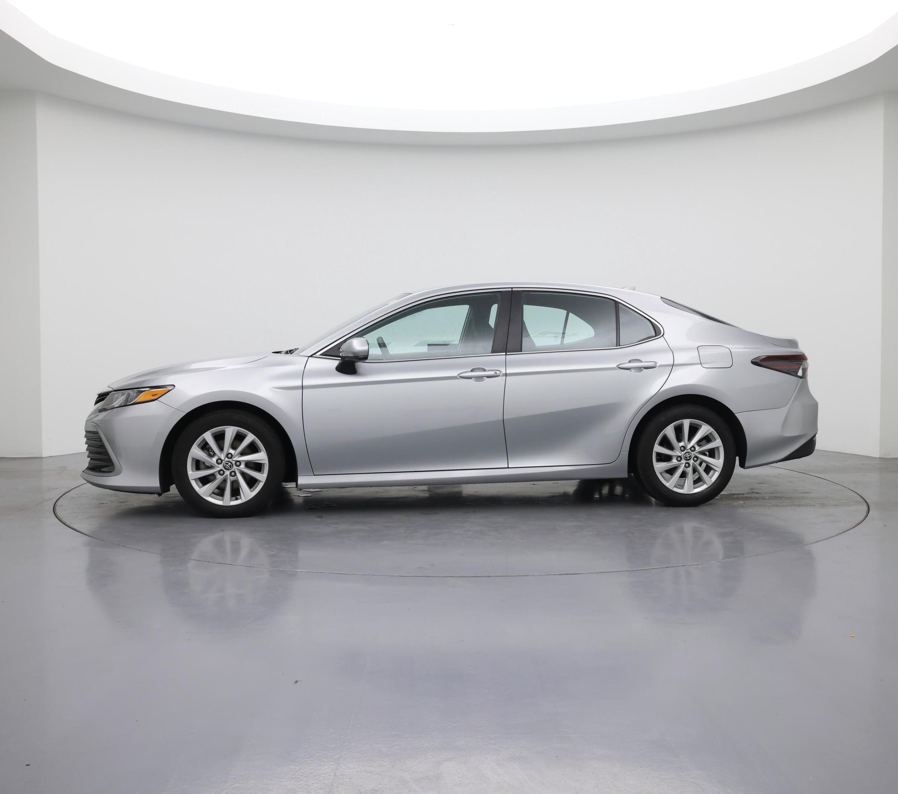 Thumbnail: 2022 Toyota Camry - 3