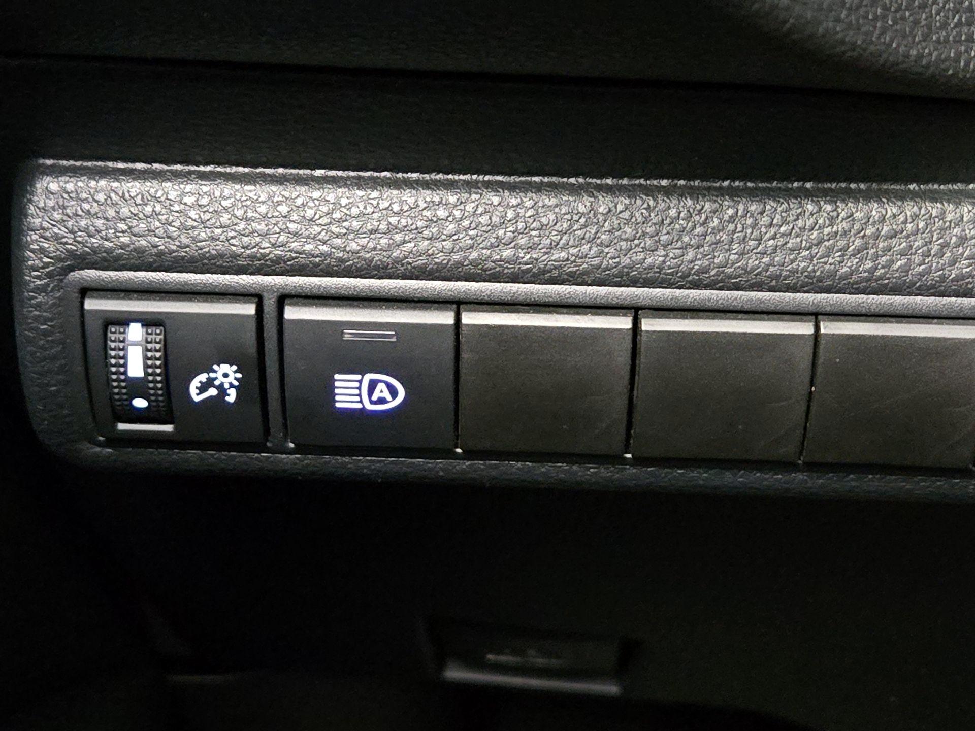 Thumbnail: 2020 Toyota Corolla - 13