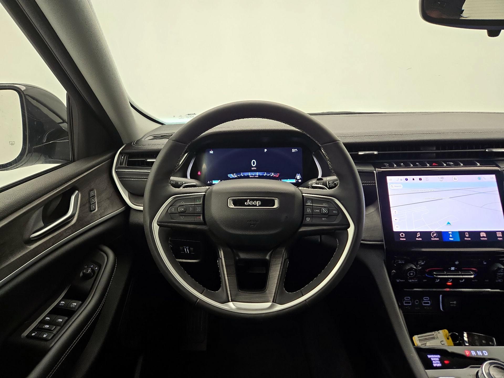 Thumbnail: 2023 Jeep Grand Cherokee - 10