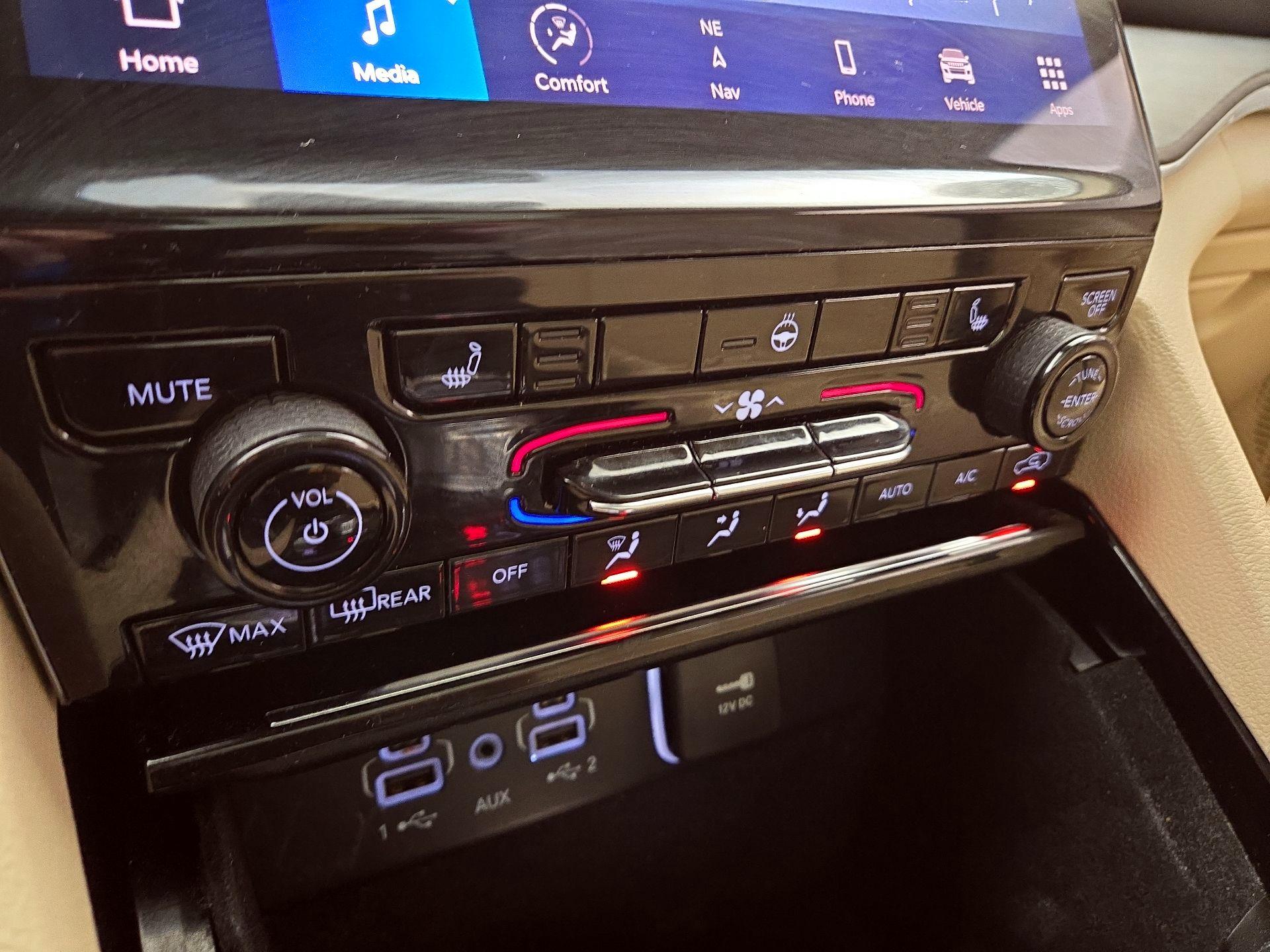 Thumbnail: 2022 Jeep Grand Cherokee L - 17