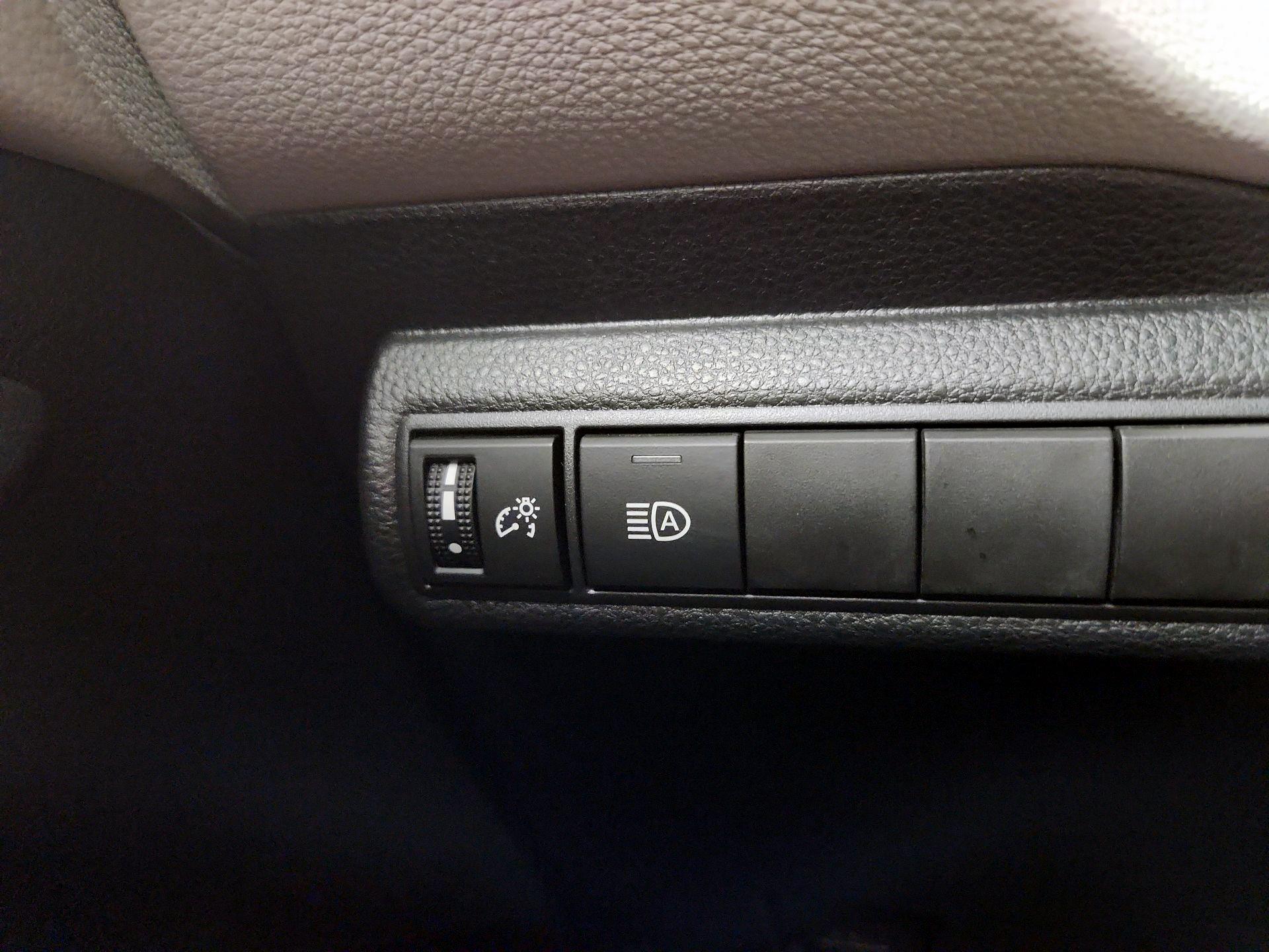 Thumbnail: 2021 Toyota Corolla - 13