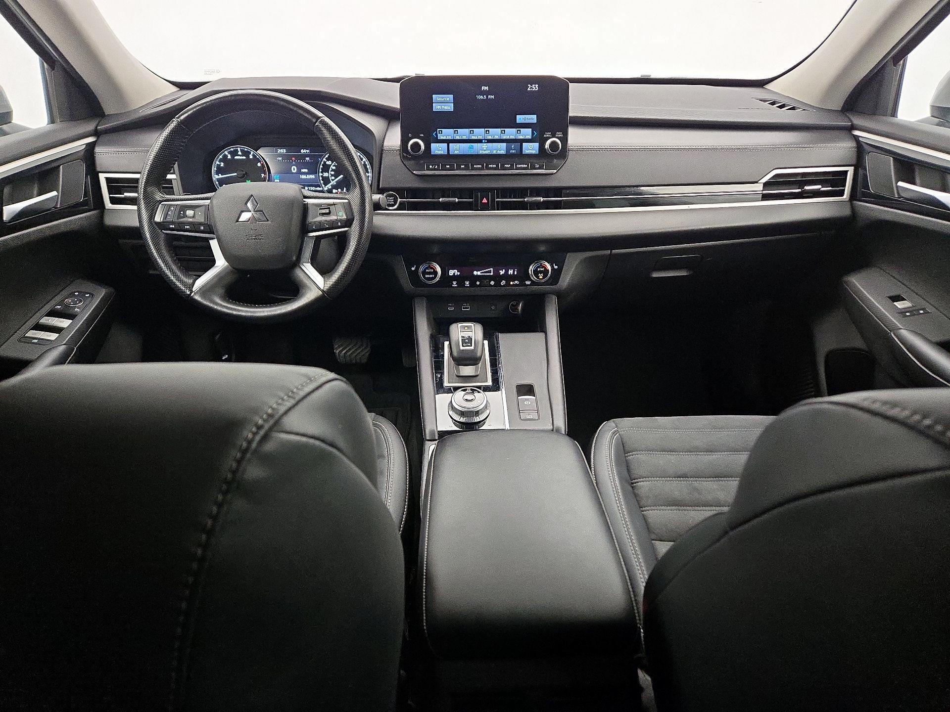 Thumbnail: 2022 Mitsubishi Outlander - 9