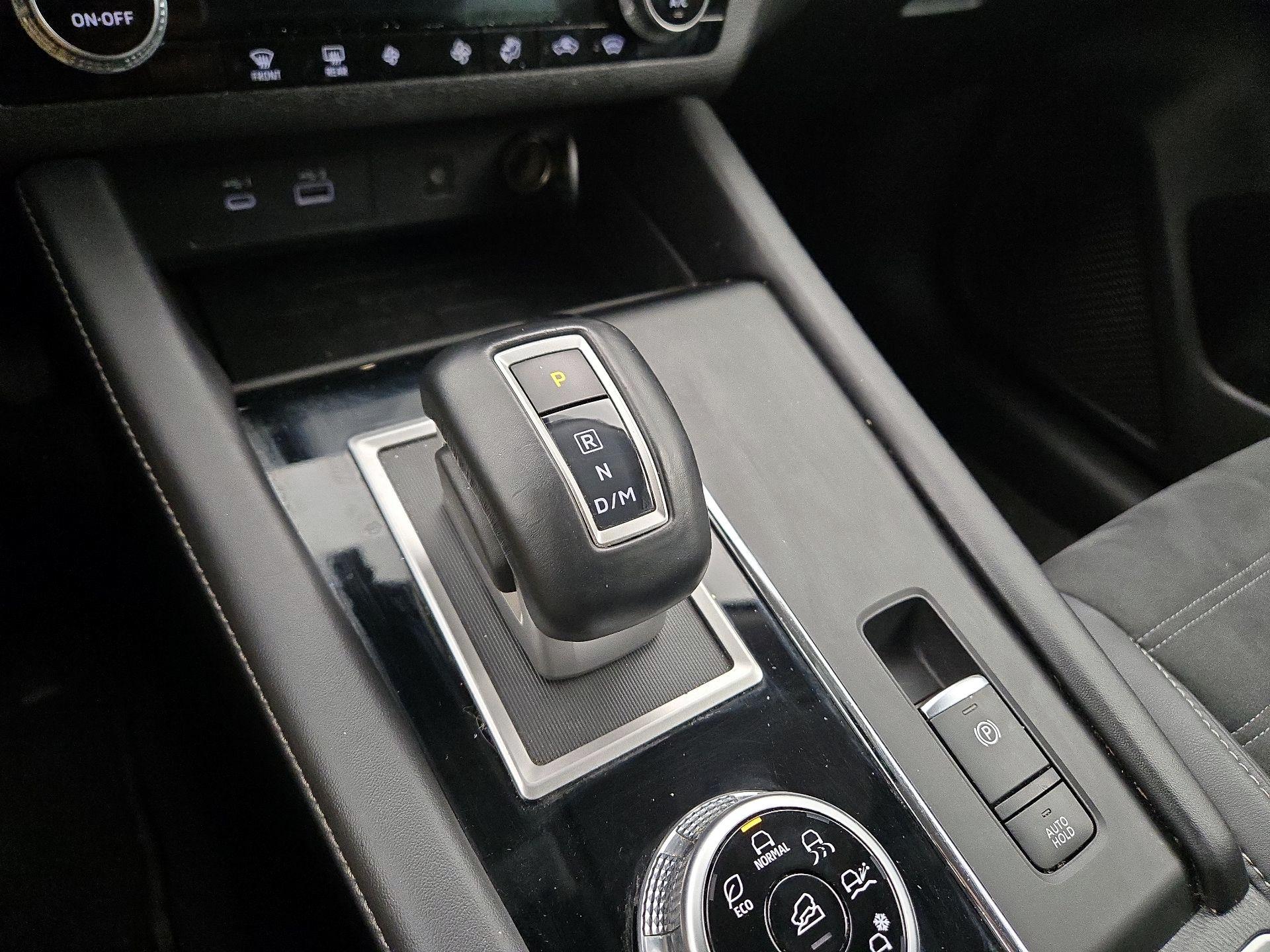 Thumbnail: 2022 Mitsubishi Outlander - 17