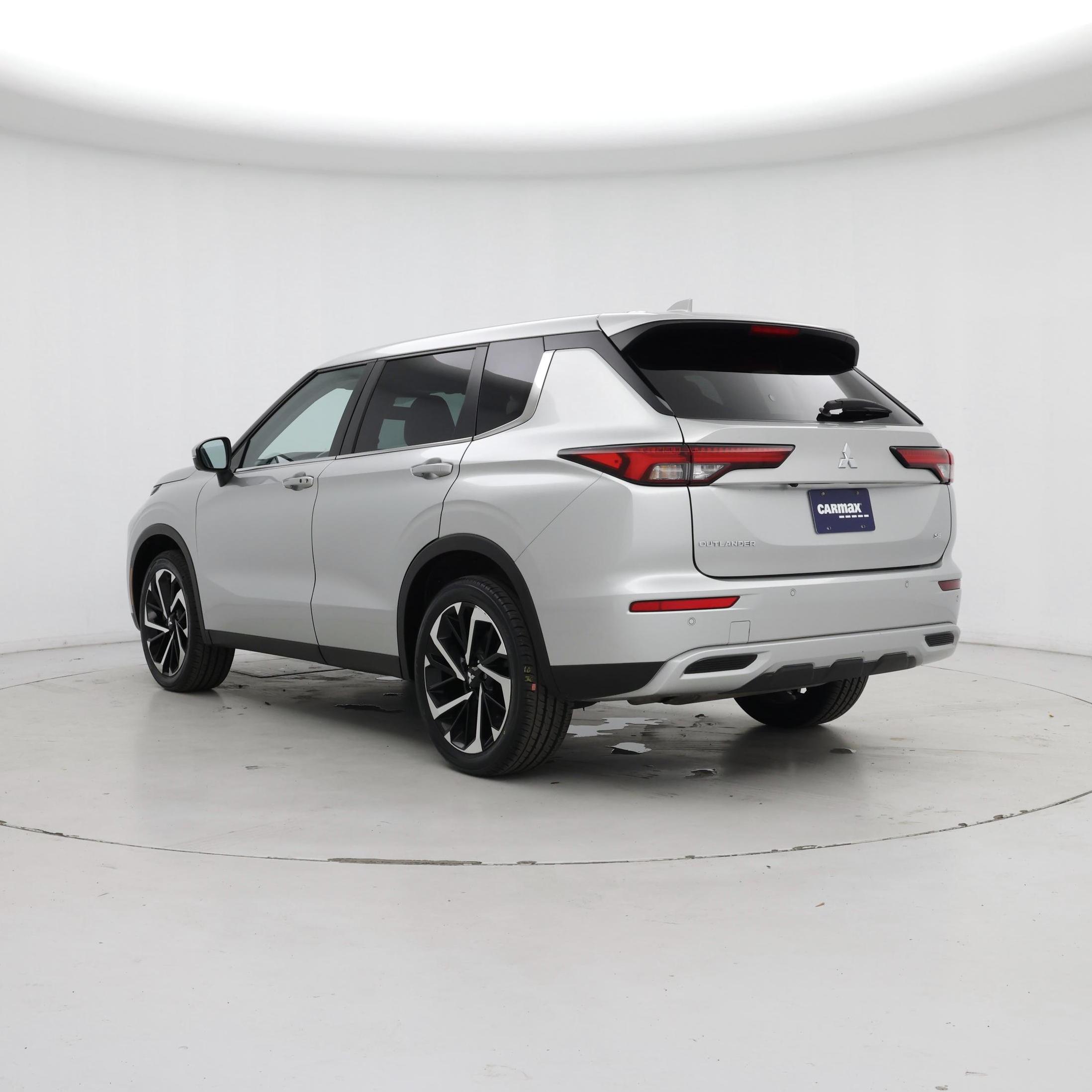 Thumbnail: 2022 Mitsubishi Outlander - 2