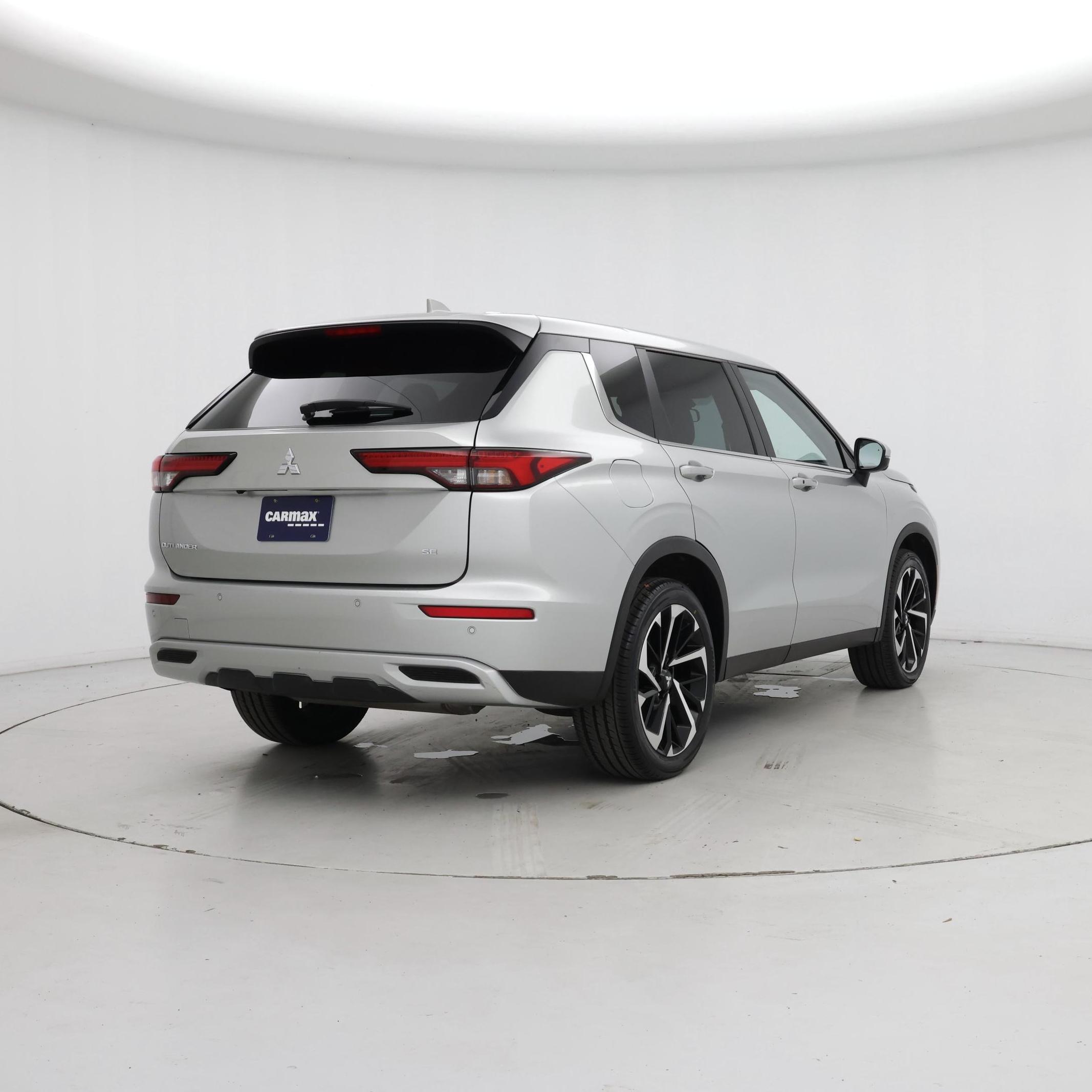 Thumbnail: 2022 Mitsubishi Outlander - 8