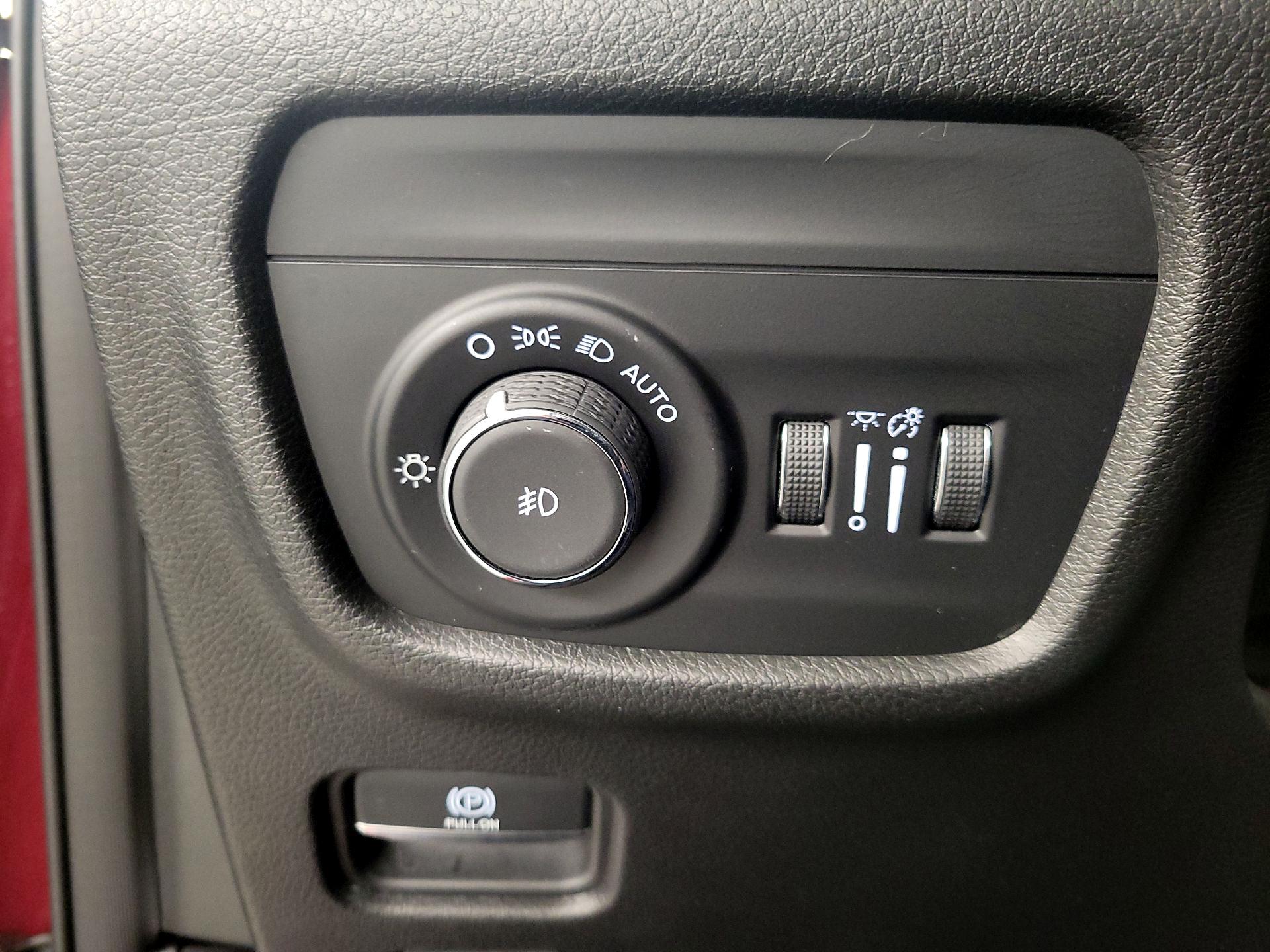 Thumbnail: 2022 Jeep Grand Cherokee - 13