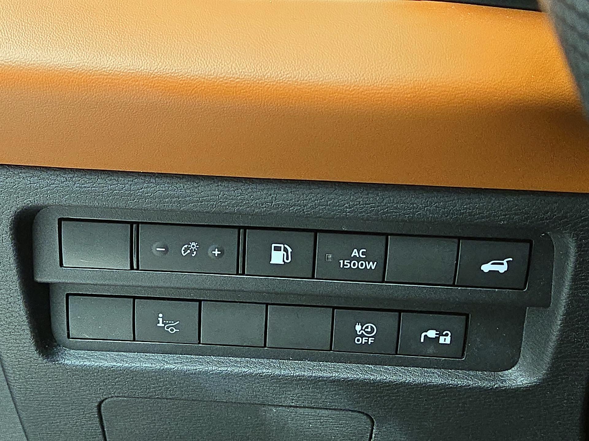 Thumbnail: 2023 Mitsubishi Outlander - 13