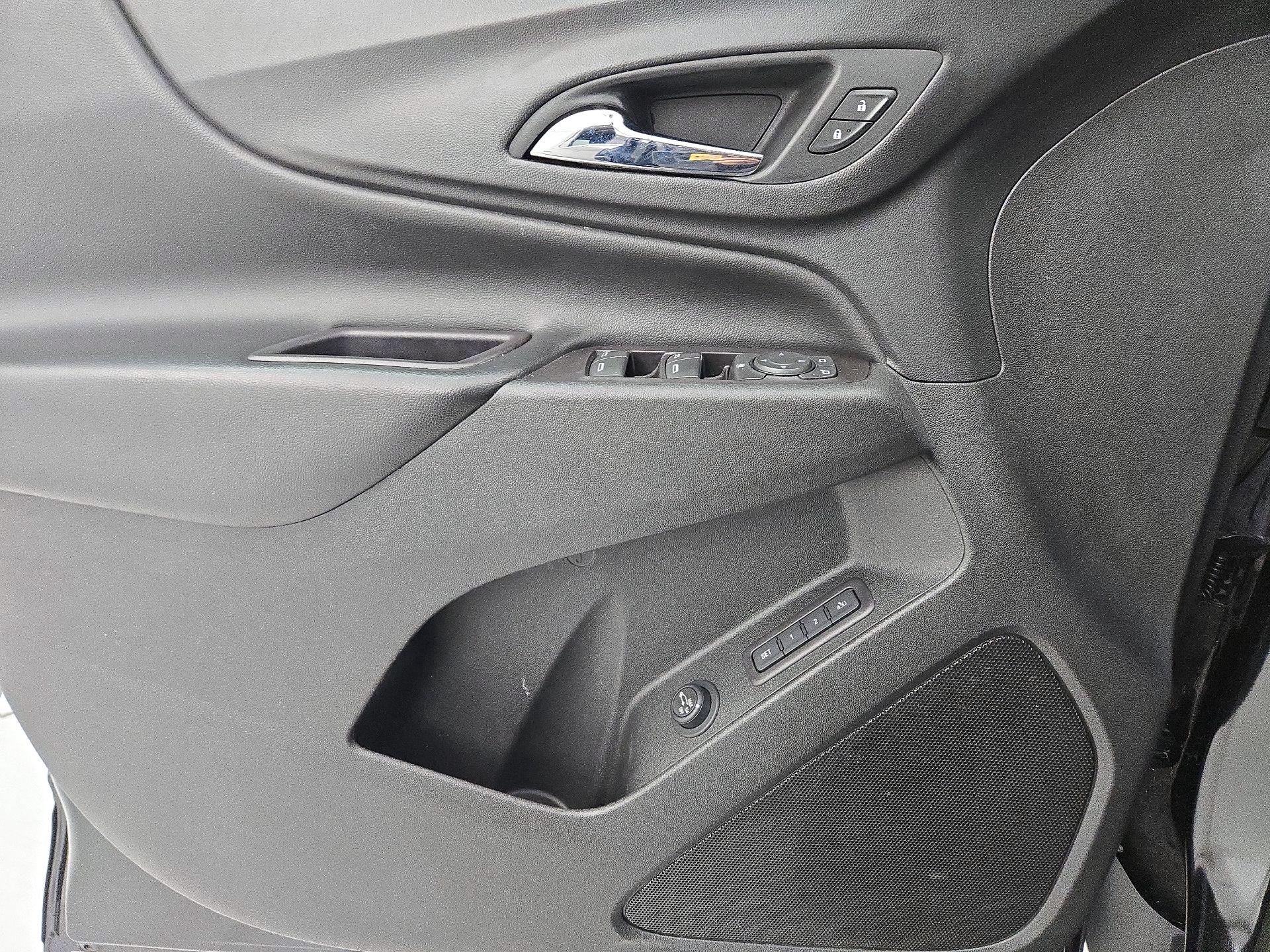 Thumbnail: 2020 Chevrolet Equinox - 12