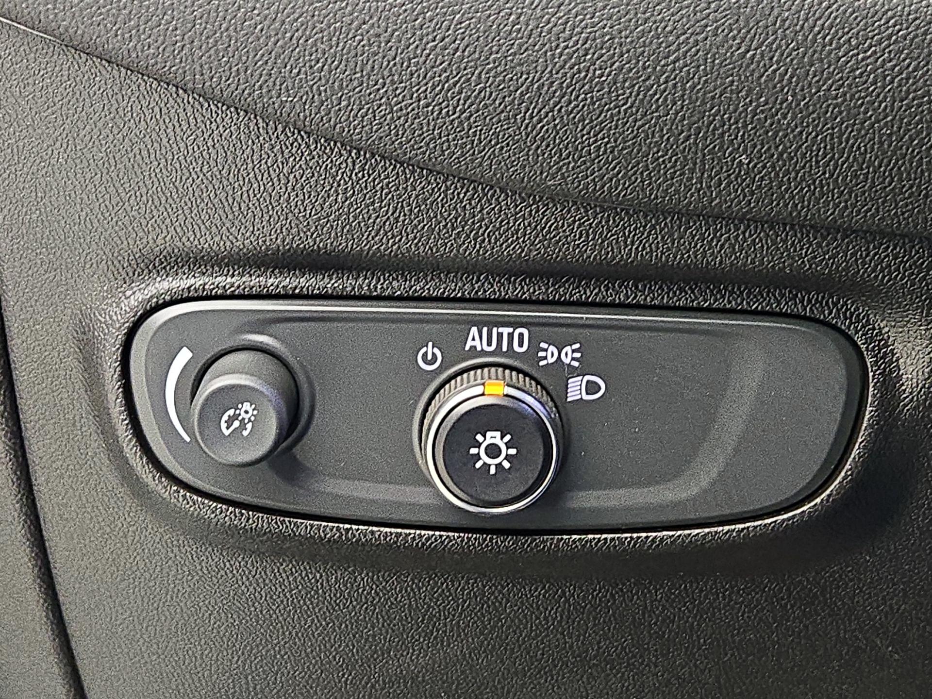 Thumbnail: 2022 Chevrolet Equinox - 13