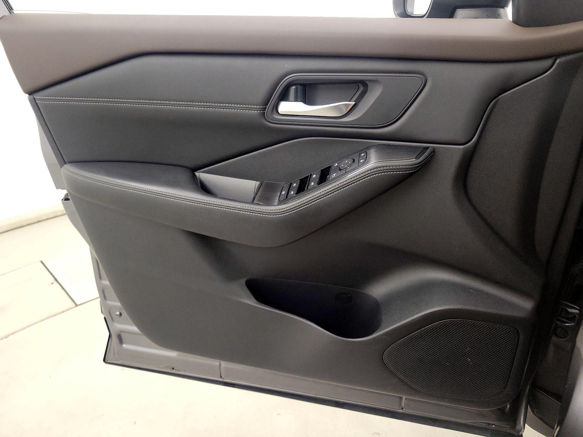 Thumbnail: 2022 Nissan Rogue - 12