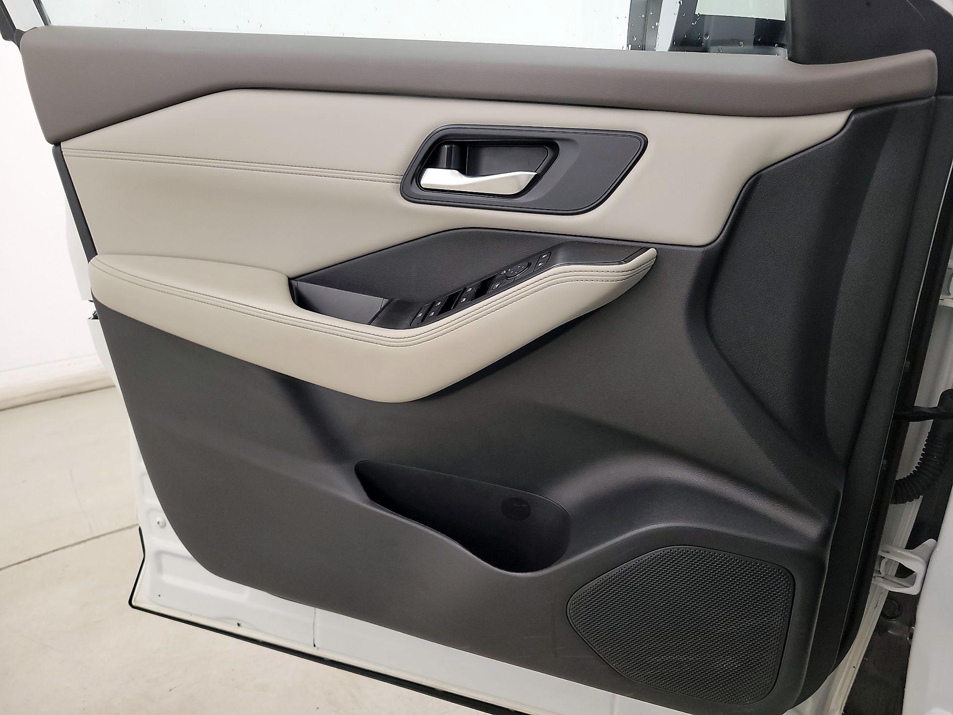 Thumbnail: 2022 Nissan Rogue - 12