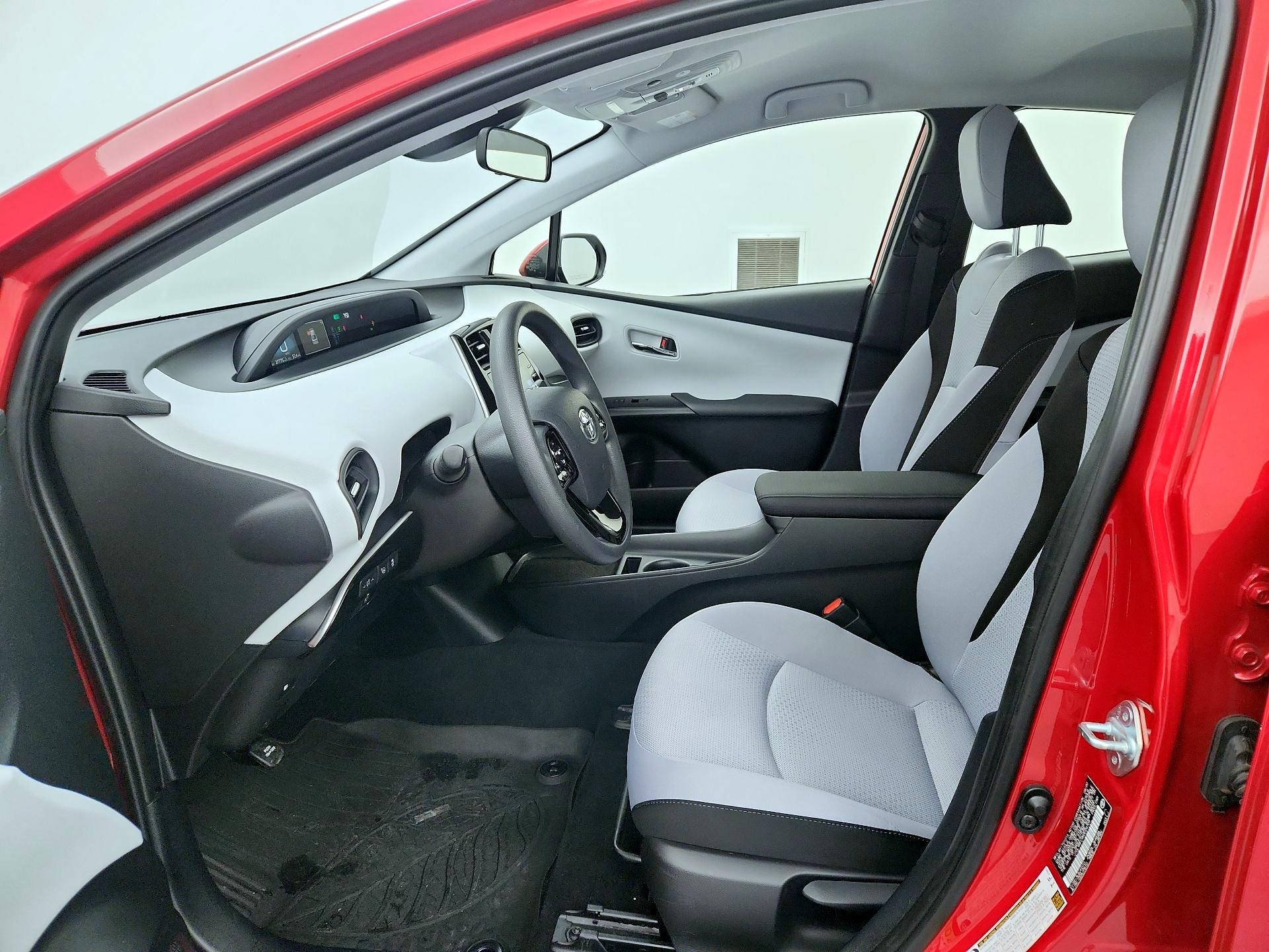 Thumbnail: 2021 Toyota Prius - 11