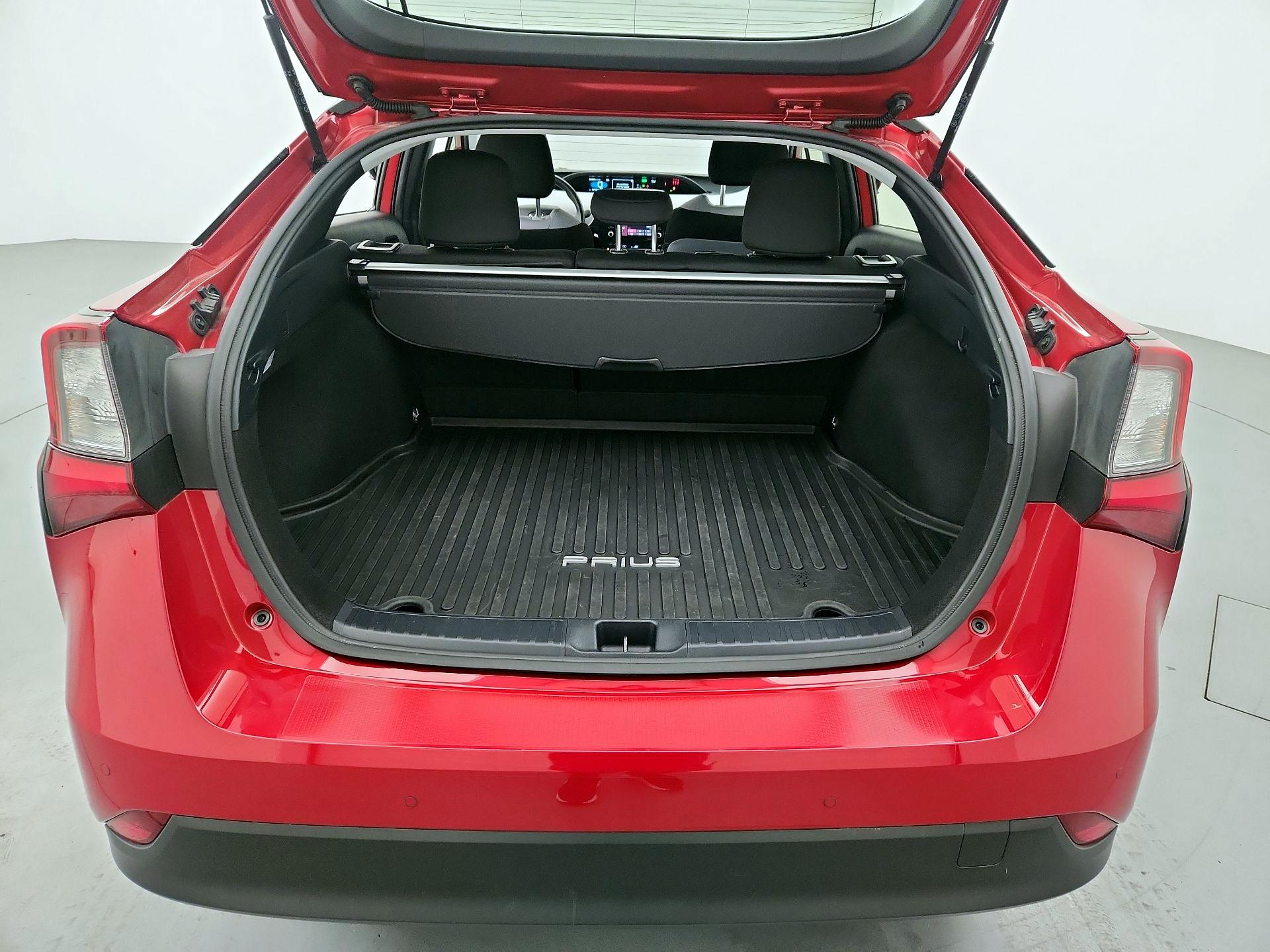 Thumbnail: 2021 Toyota Prius - 20