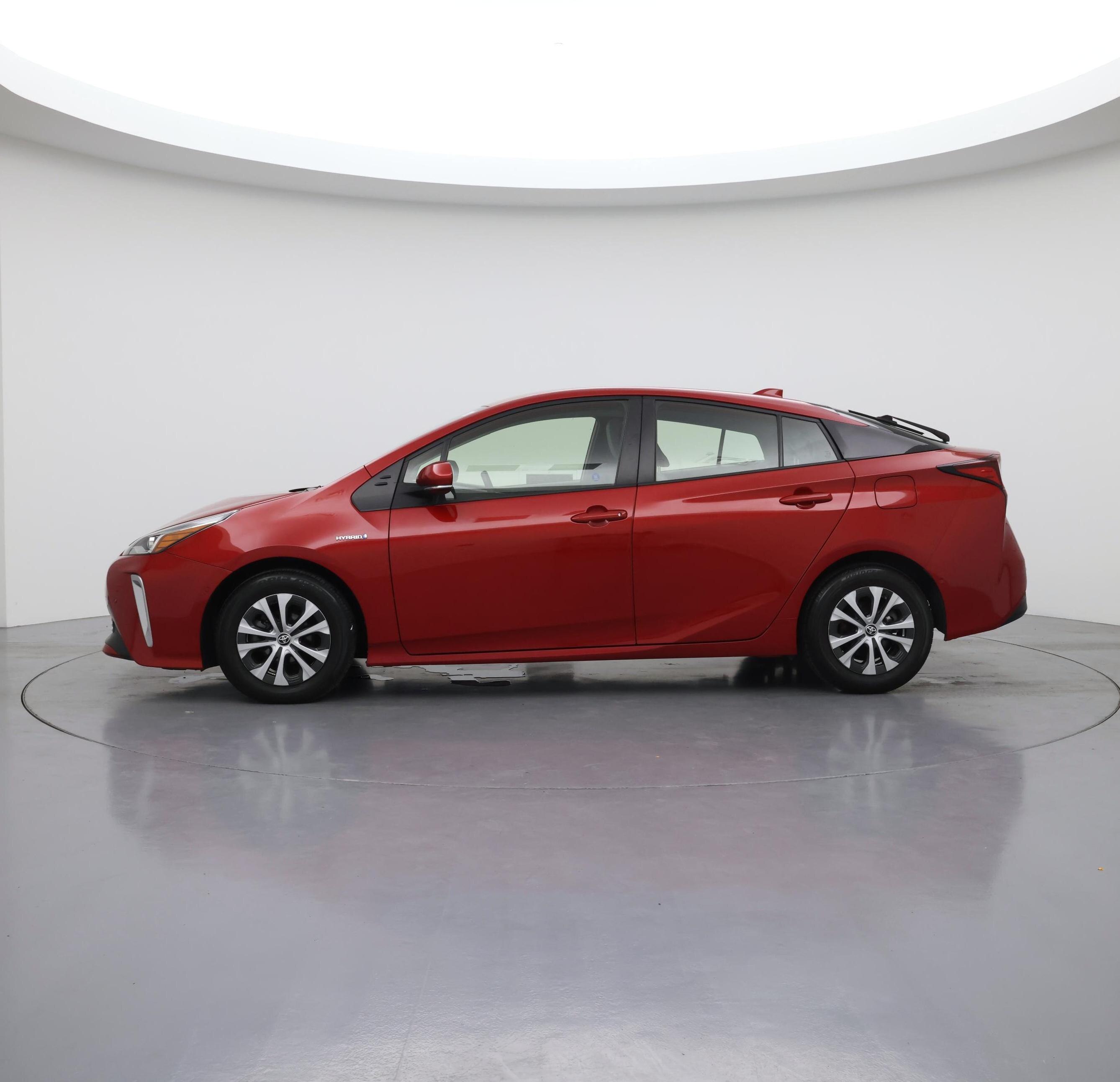 Thumbnail: 2021 Toyota Prius - 3