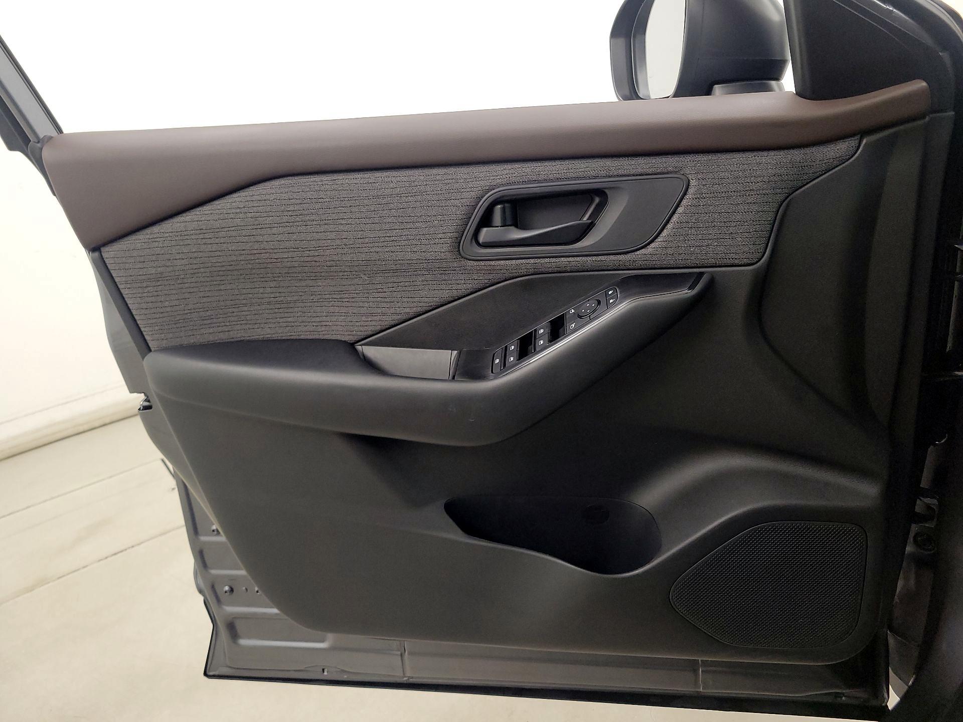 Thumbnail: 2023 Nissan Rogue - 12