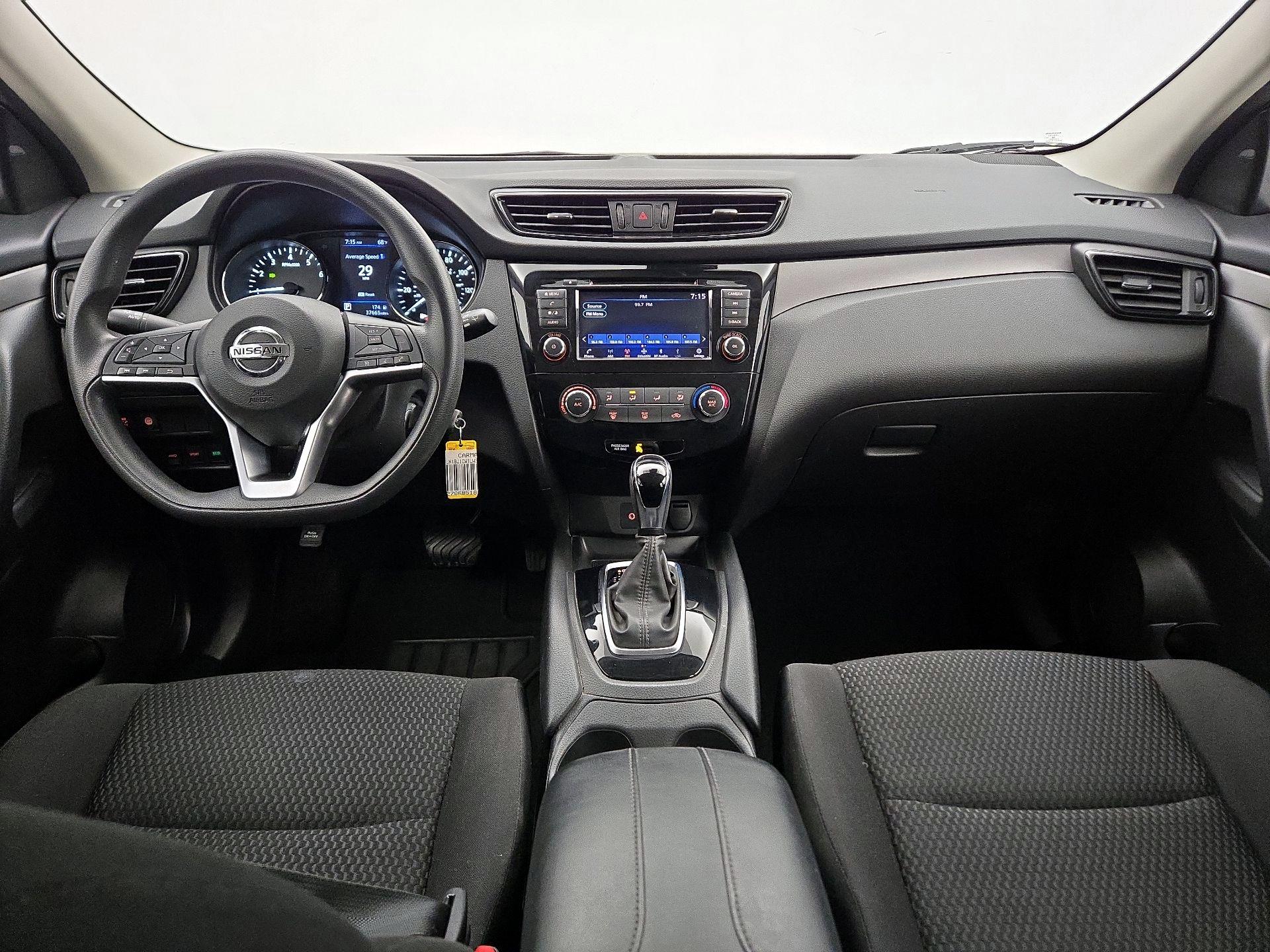 Thumbnail: 2020 Nissan Rogue Sport - 9