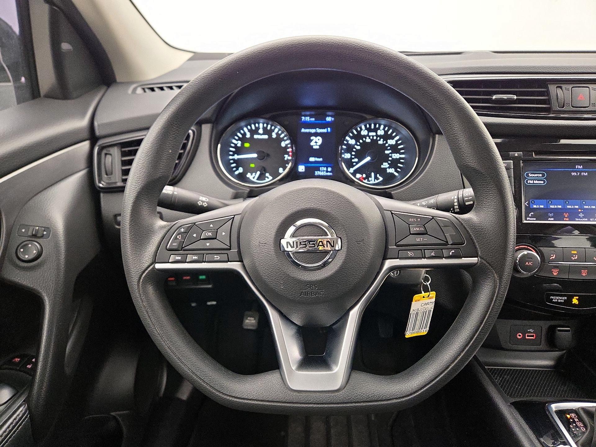 Thumbnail: 2020 Nissan Rogue Sport - 10