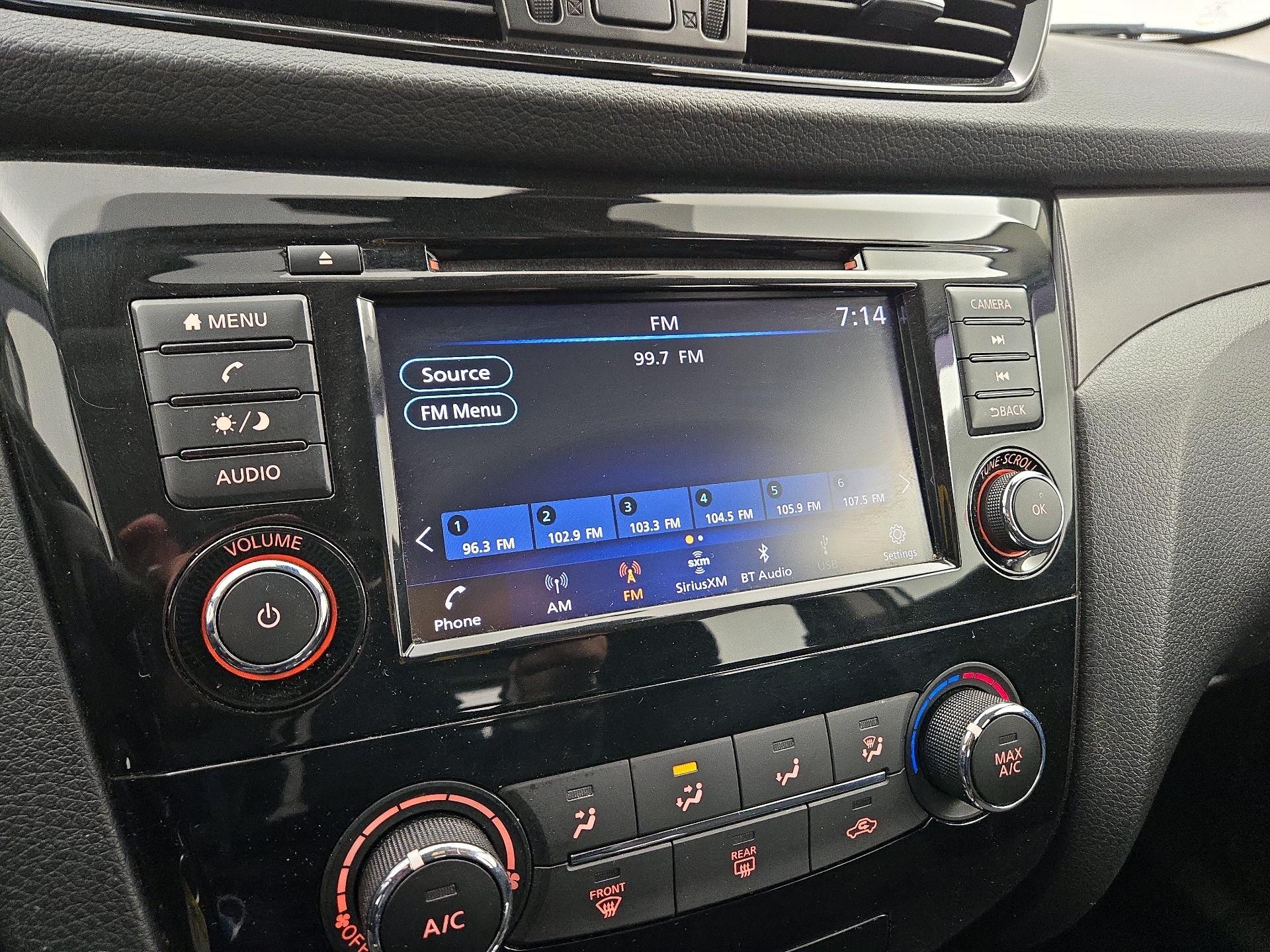 Thumbnail: 2020 Nissan Rogue Sport - 15