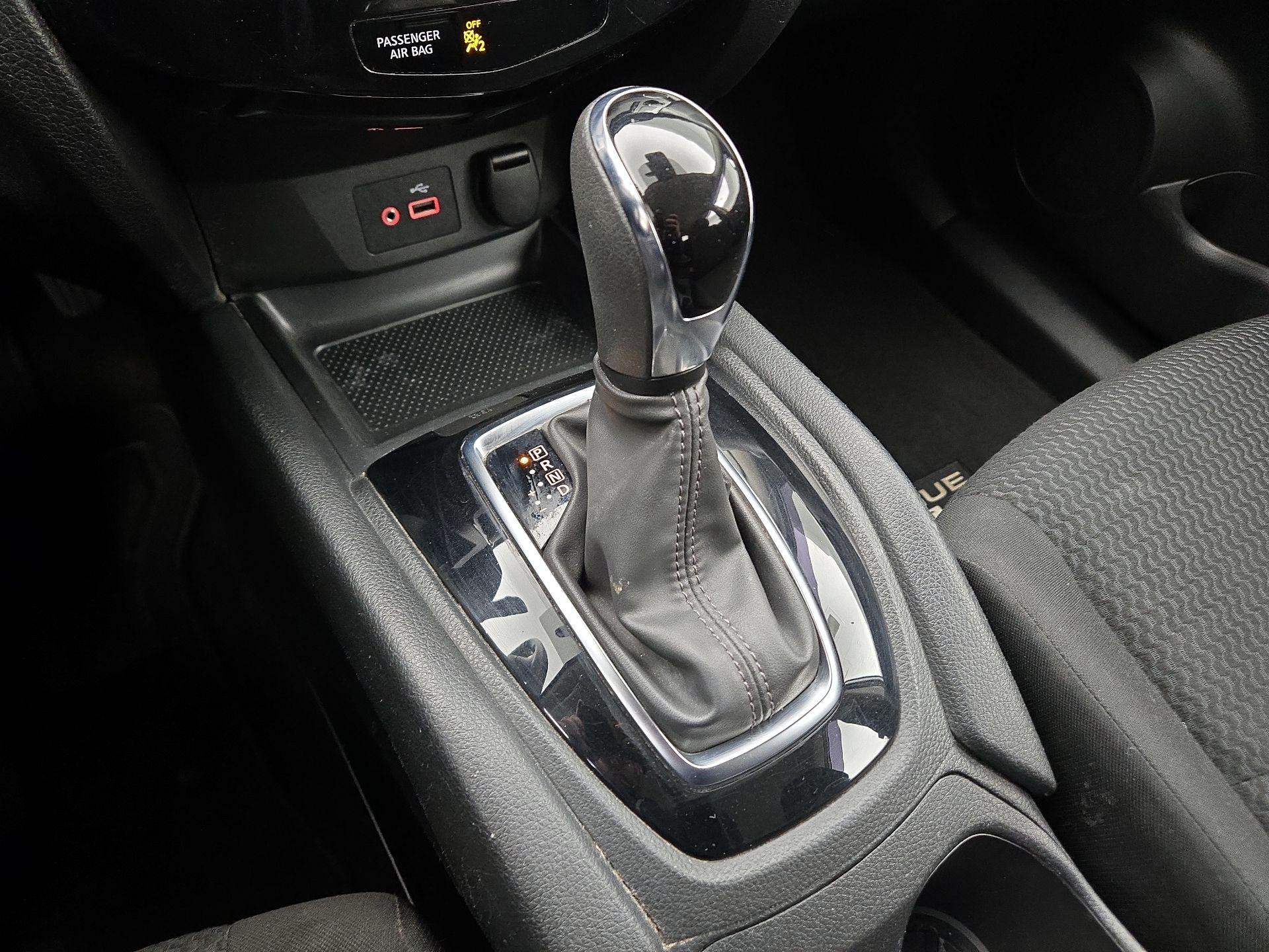 Thumbnail: 2020 Nissan Rogue Sport - 17