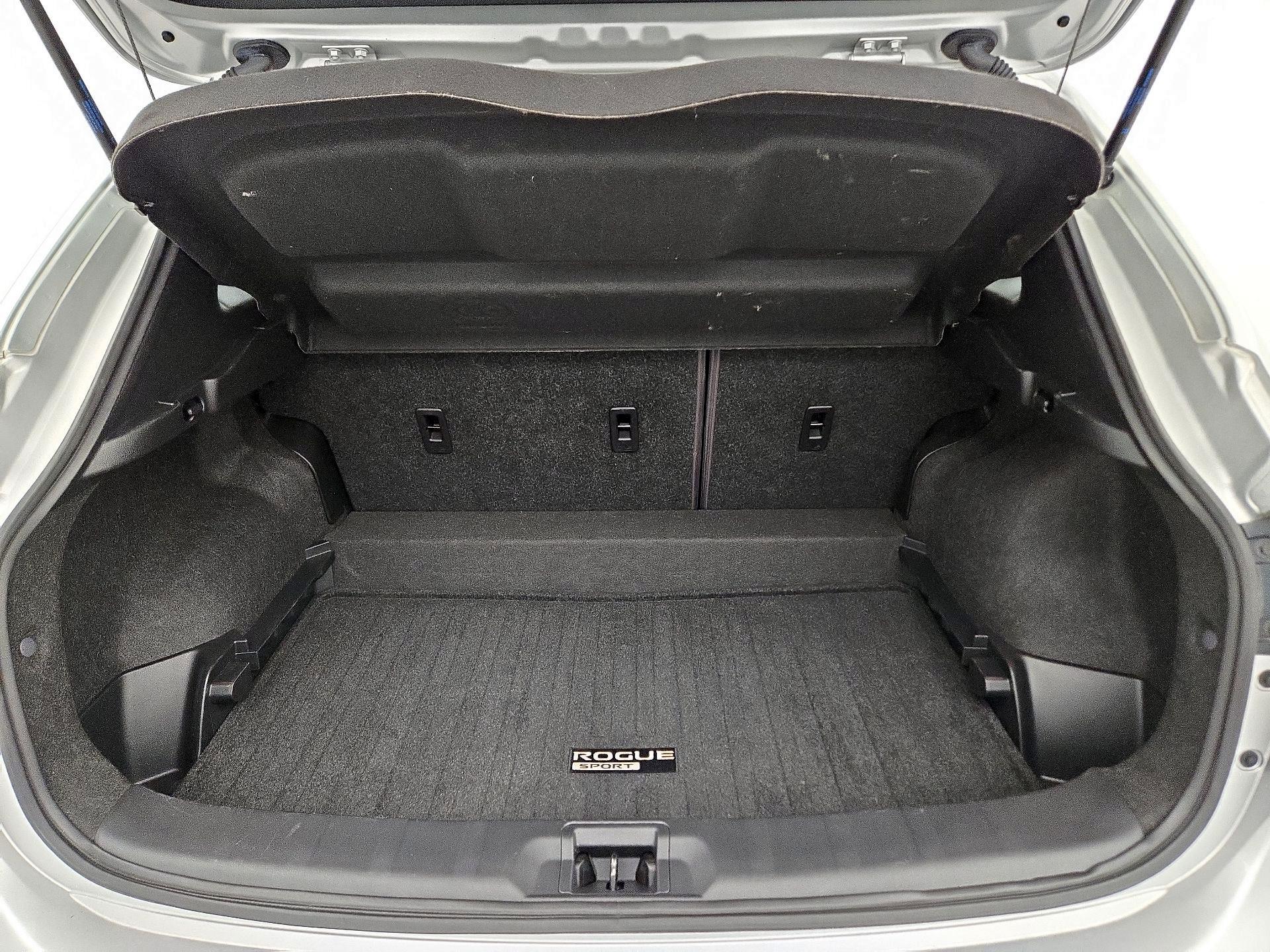 Thumbnail: 2020 Nissan Rogue Sport - 20