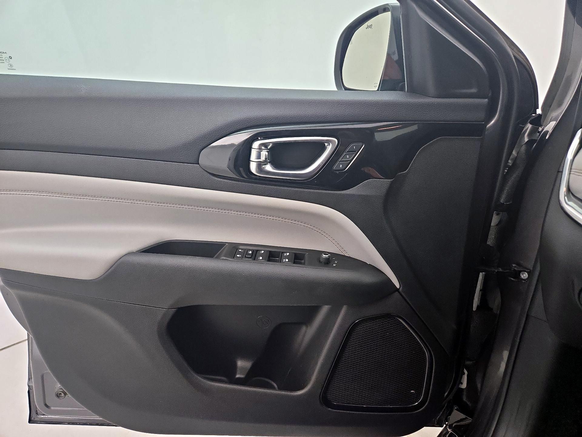 Thumbnail: 2022 Jeep Compass - 12