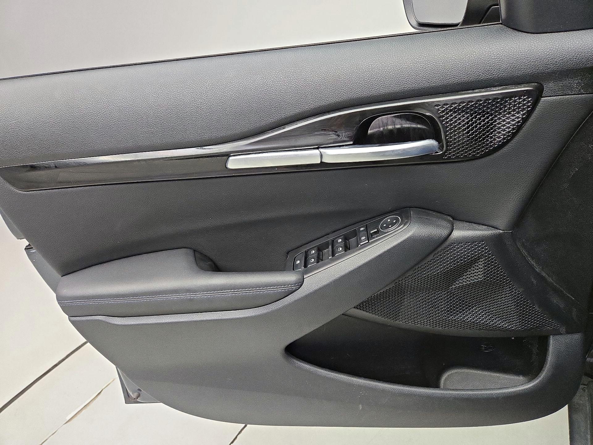 Thumbnail: 2023 Kia Seltos - 12