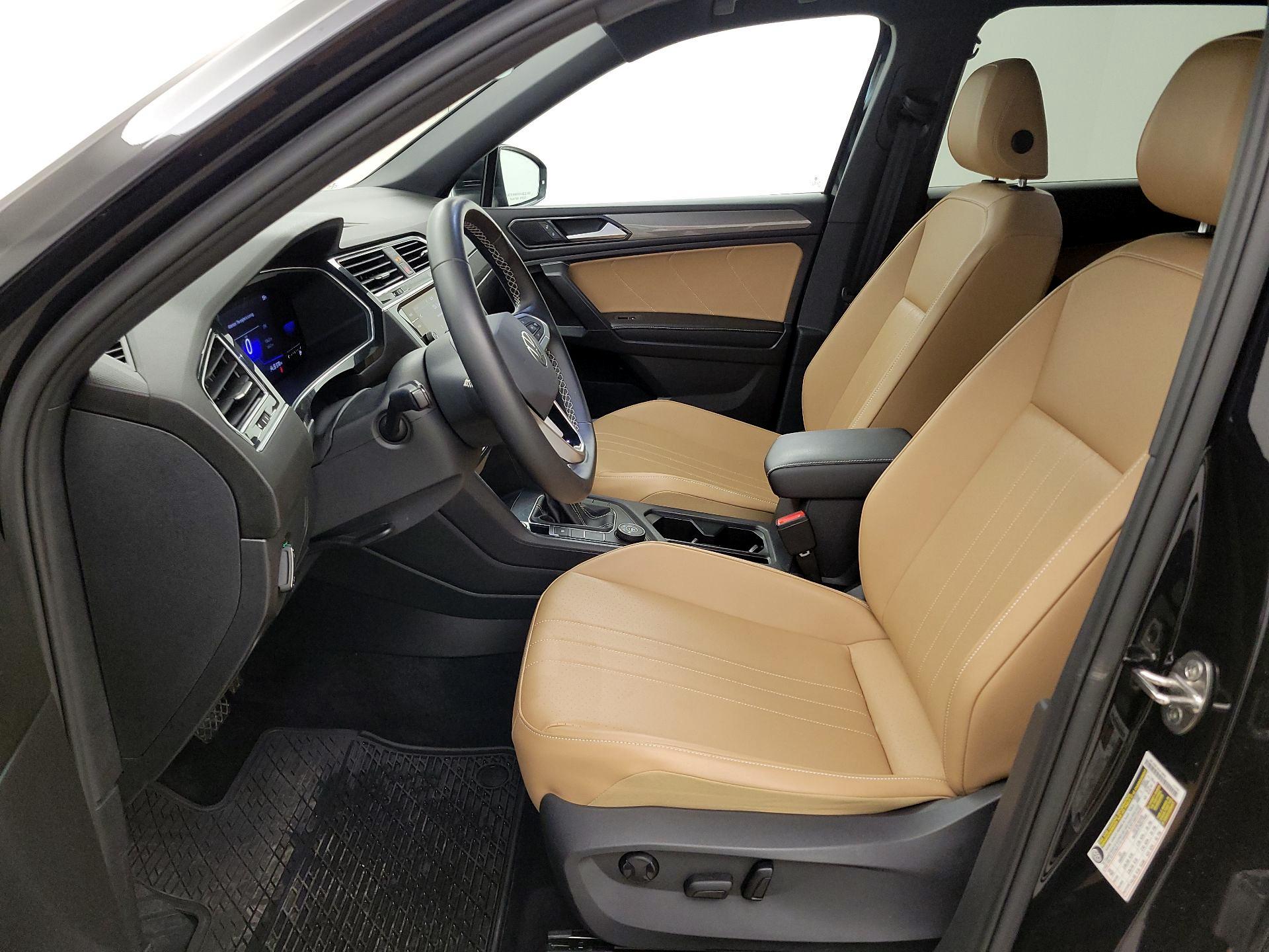 Thumbnail: 2022 Volkswagen Tiguan - 11