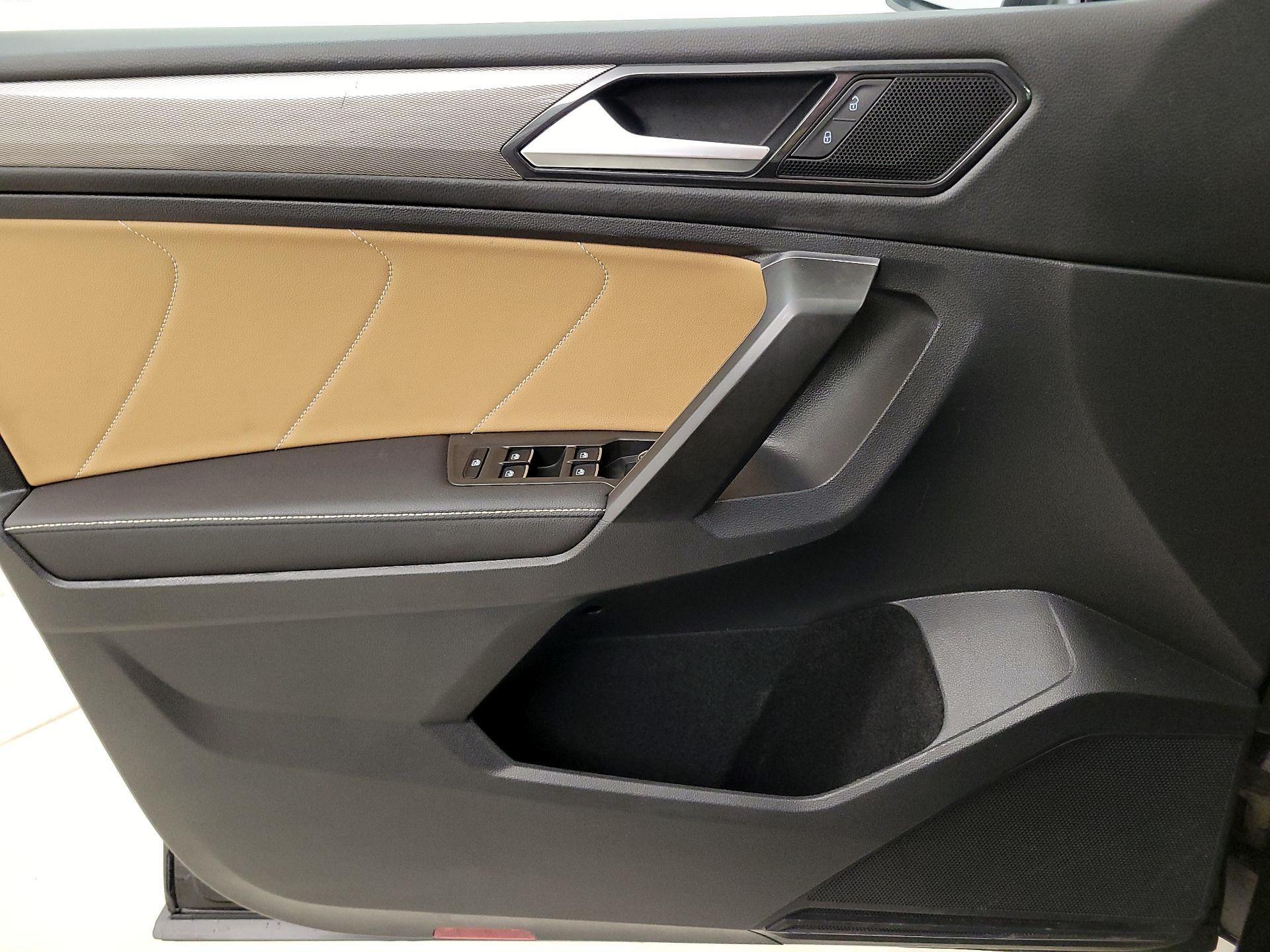 Thumbnail: 2022 Volkswagen Tiguan - 12