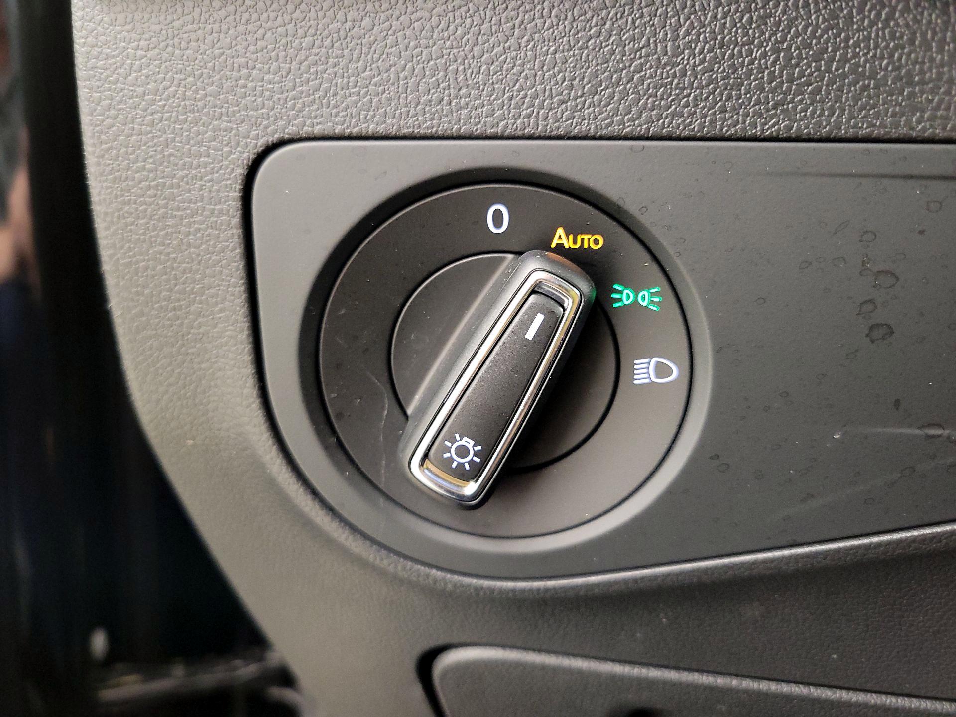 Thumbnail: 2022 Volkswagen Tiguan - 13