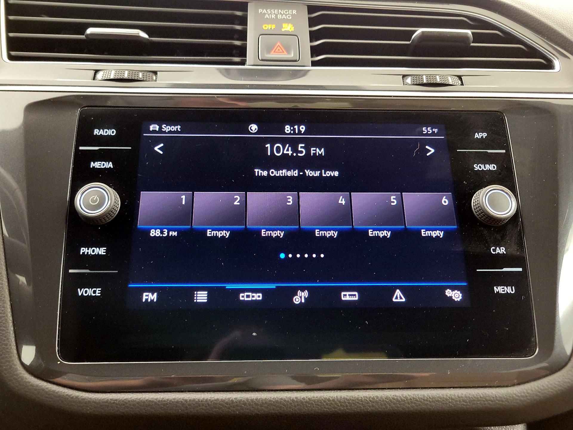 Thumbnail: 2022 Volkswagen Tiguan - 15