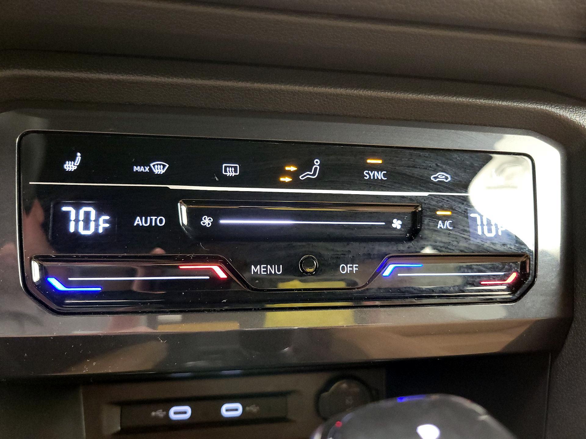 Thumbnail: 2022 Volkswagen Tiguan - 16