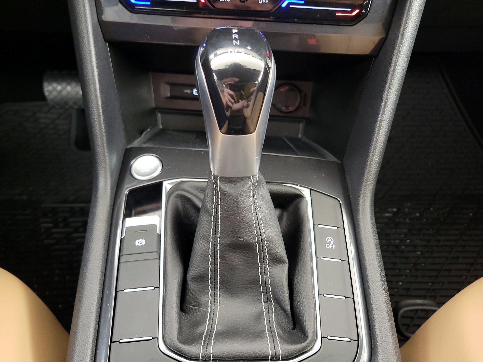 Thumbnail: 2022 Volkswagen Tiguan - 17