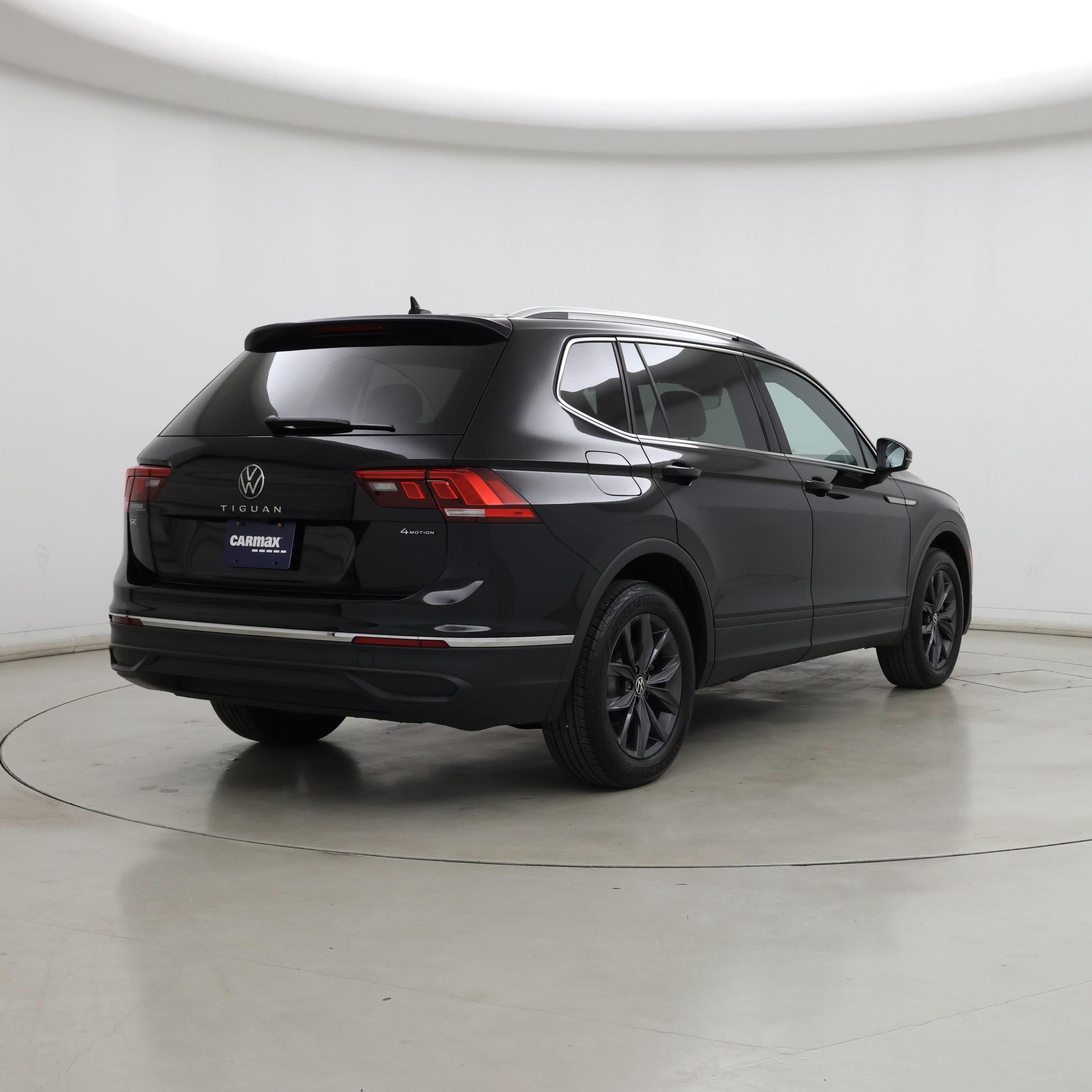 Thumbnail: 2022 Volkswagen Tiguan - 8