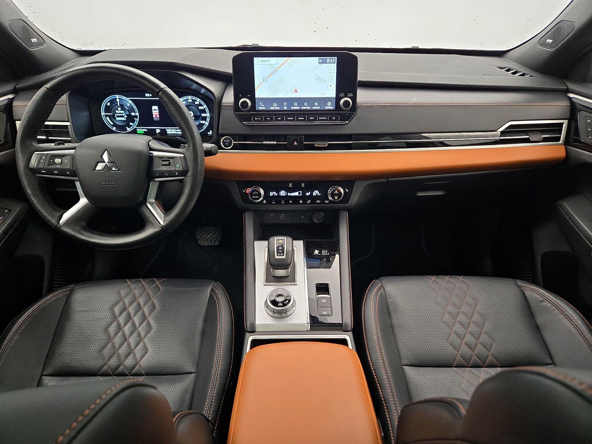 Thumbnail: 2023 Mitsubishi Outlander - 9