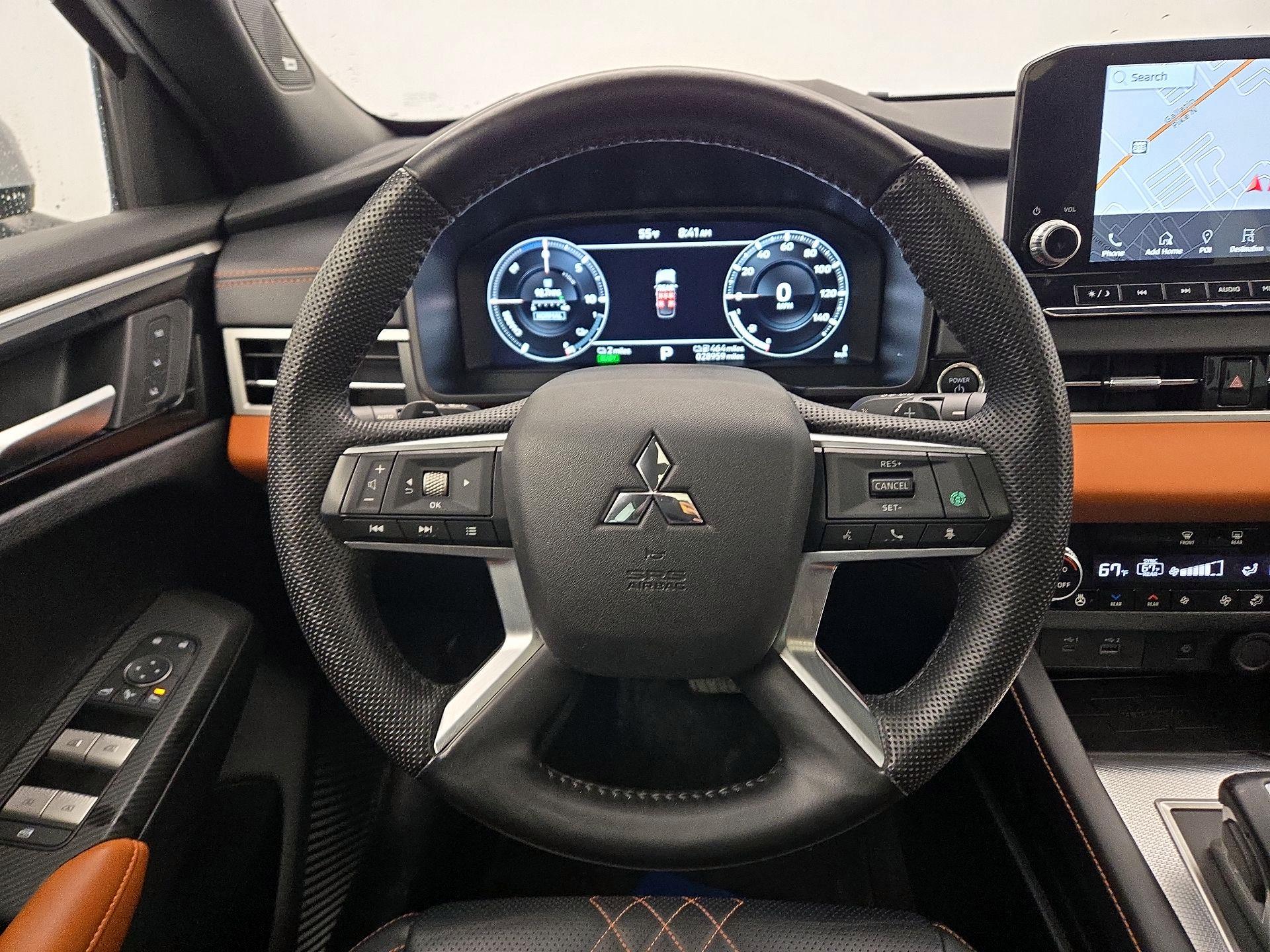 Thumbnail: 2023 Mitsubishi Outlander - 10