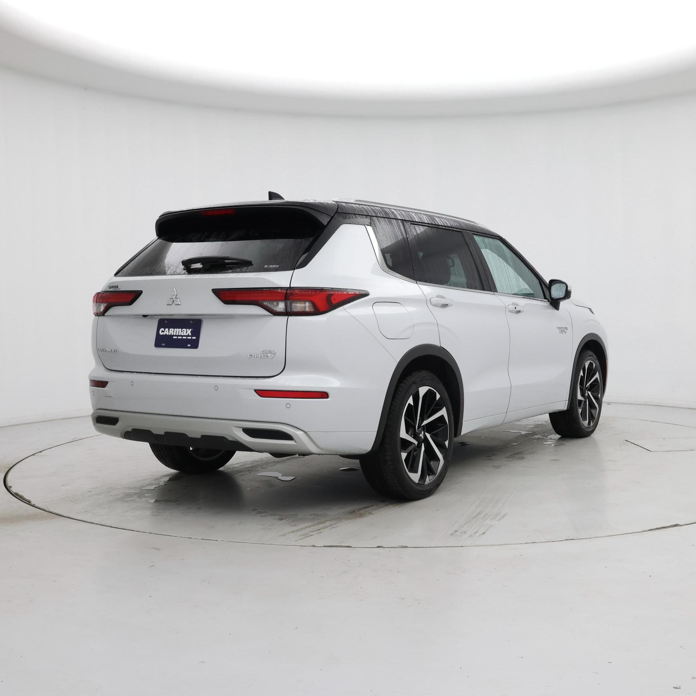 Thumbnail: 2023 Mitsubishi Outlander - 8