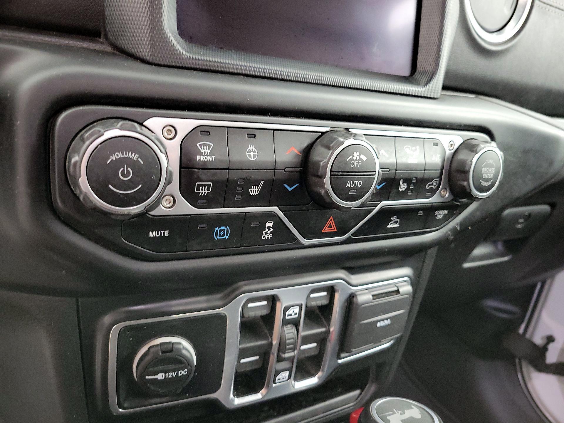Thumbnail: 2023 Jeep Wrangler - 17