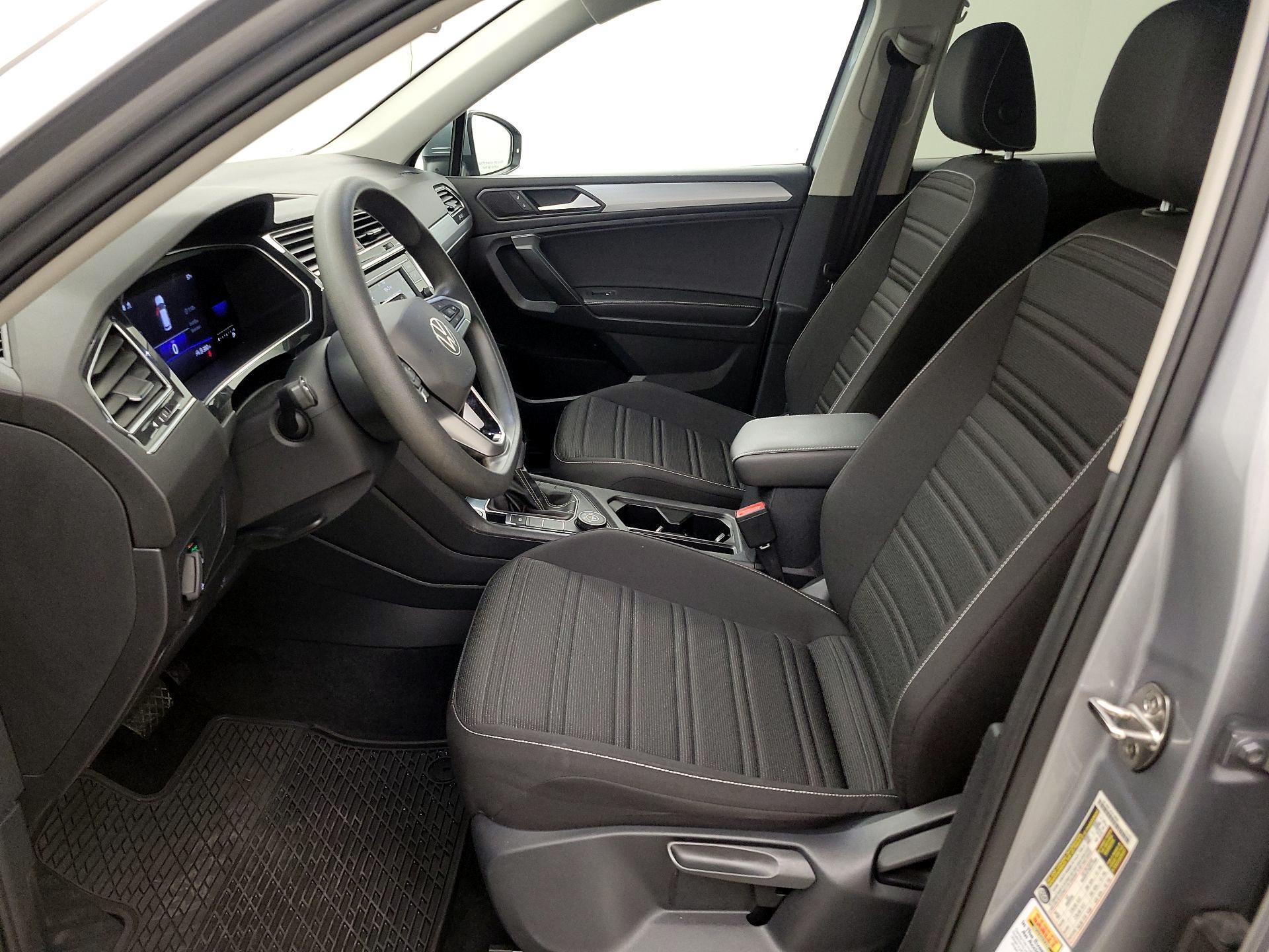 Thumbnail: 2022 Volkswagen Tiguan - 11