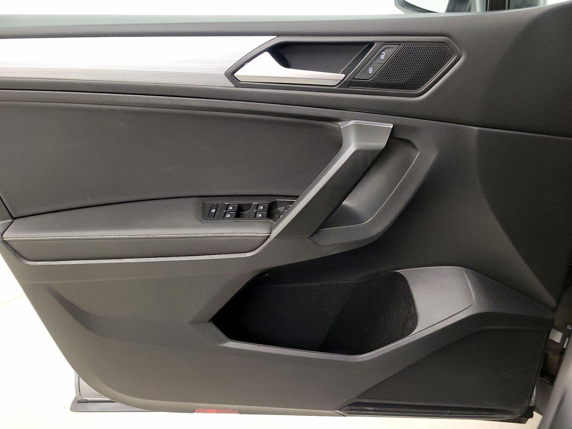 Thumbnail: 2022 Volkswagen Tiguan - 12